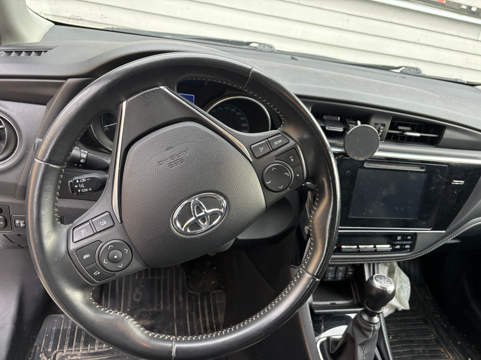 Toyota Auris 1.6 D-4D Manuell 2016, bild 5/5