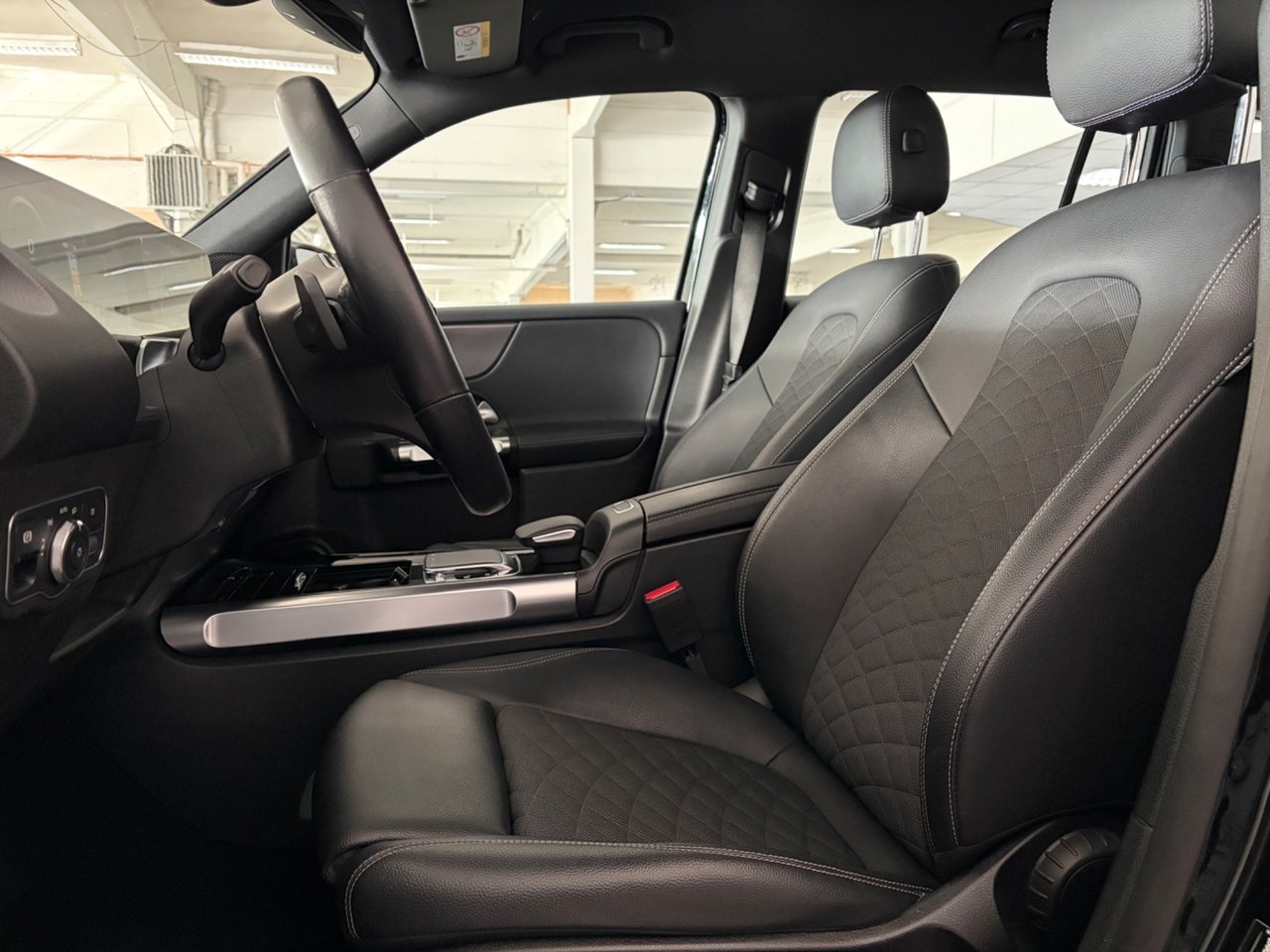 Mercedes-Benz GLB 2020, bild 6/13