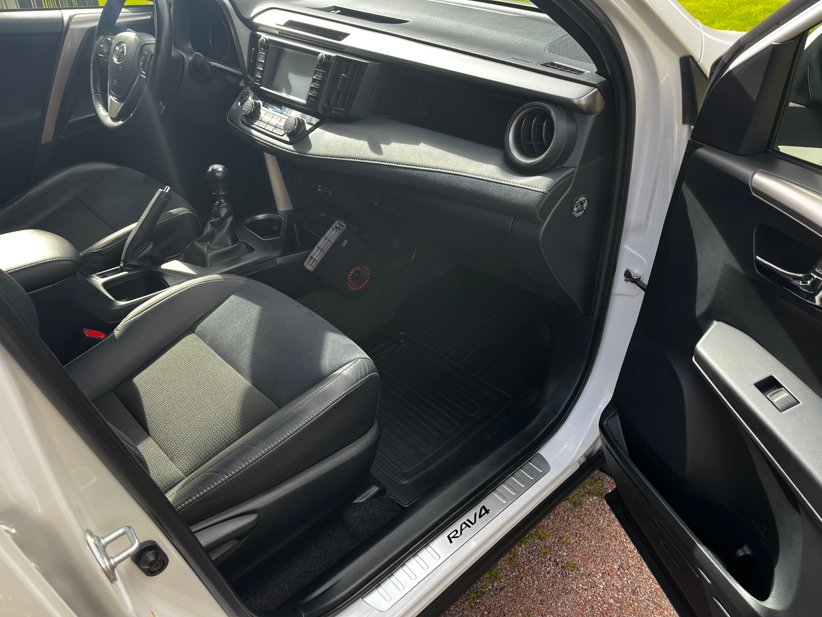 Toyota RAV4 2016, bild 4/4