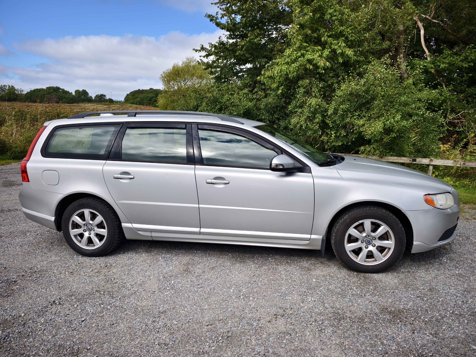 Volvo V70 2.0F Manuell 2011, bild 2/10
