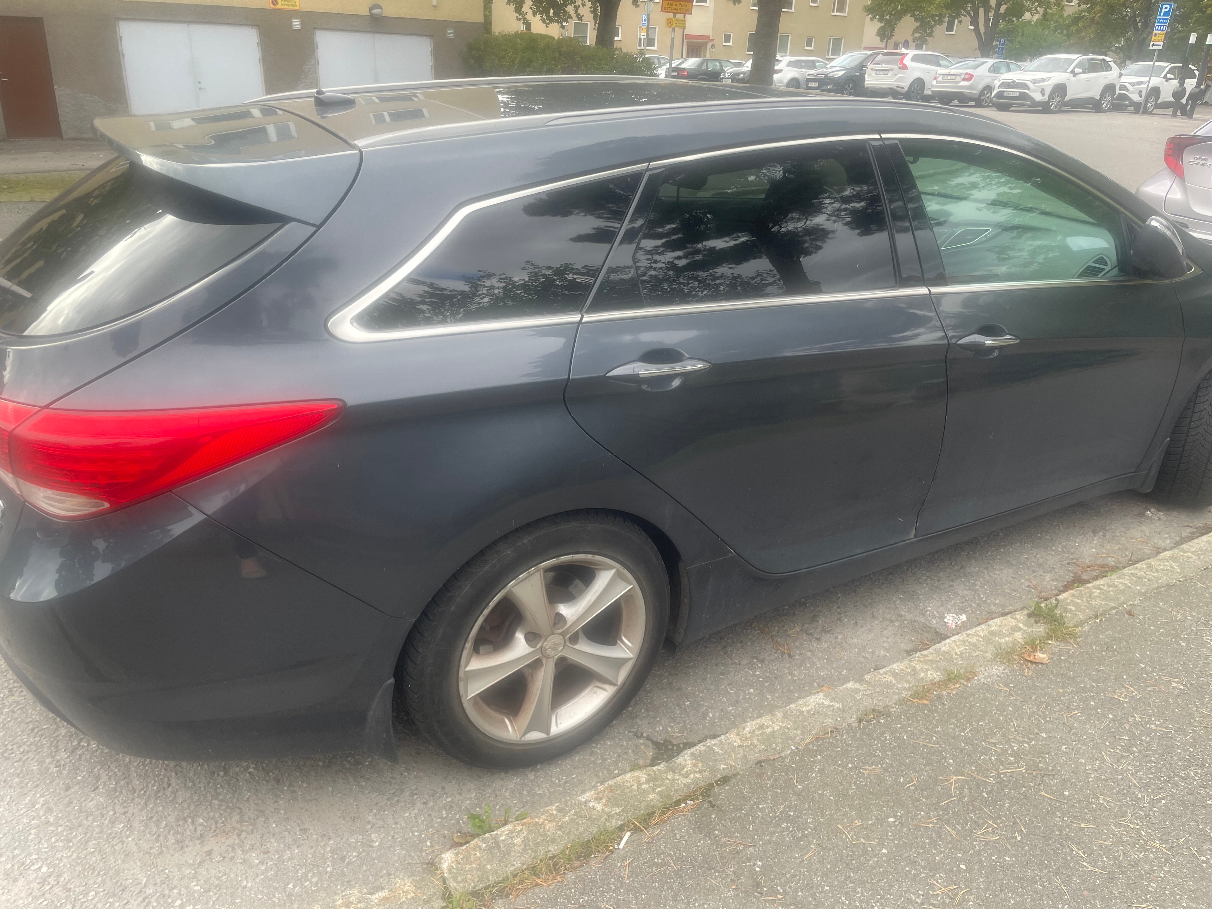 Hyundai i40 cw 2.0 GDI Manuell 2012, bild 3/4