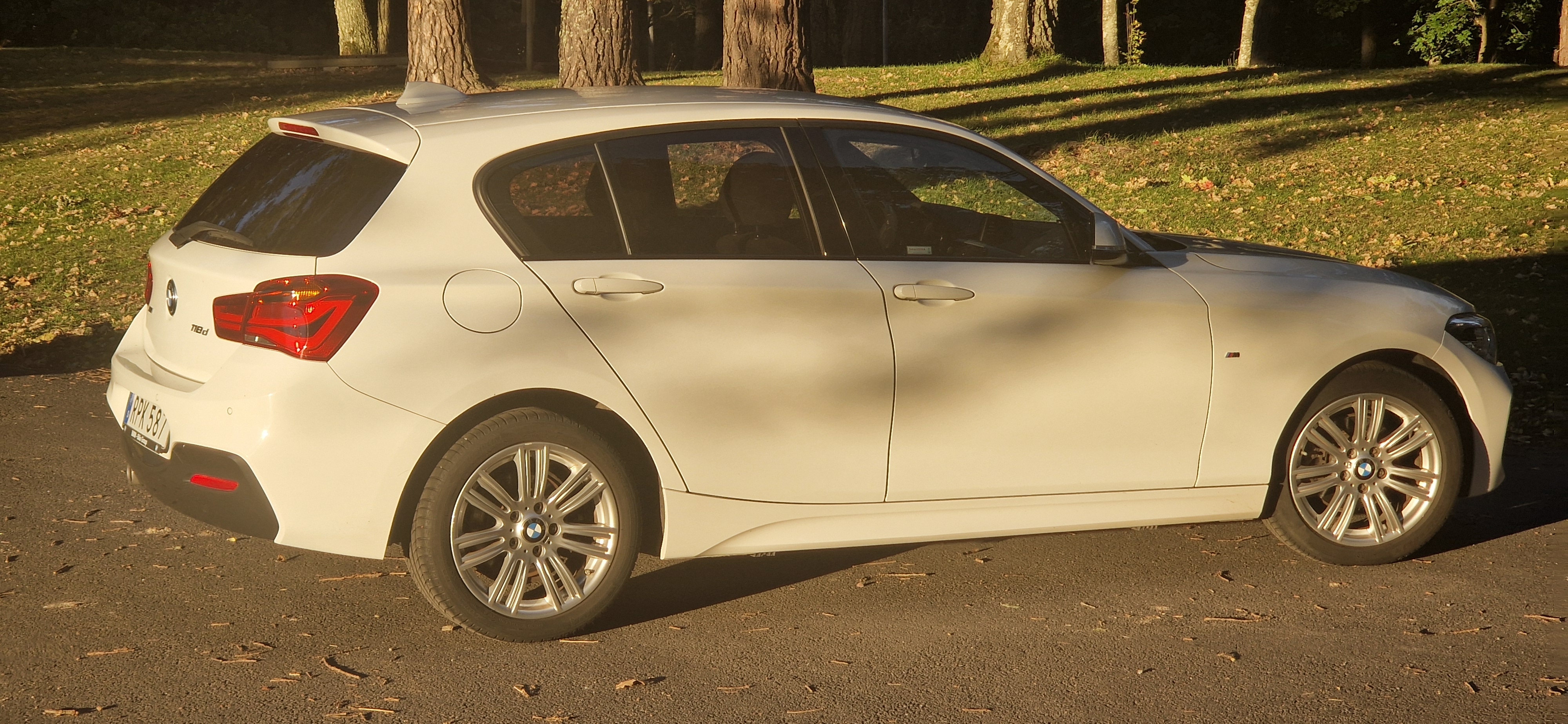 BMW 118 d xDrive 5-dörrars Manuell 2018, bild 2/14