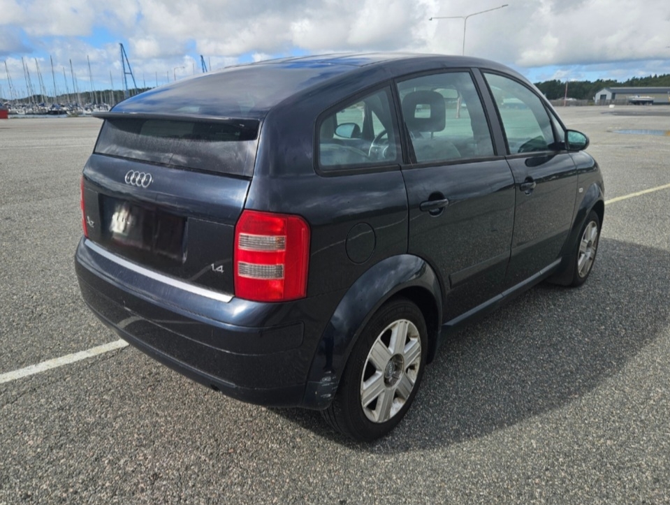 Audi A2 1.4 Manuell 2003, photo 2/3