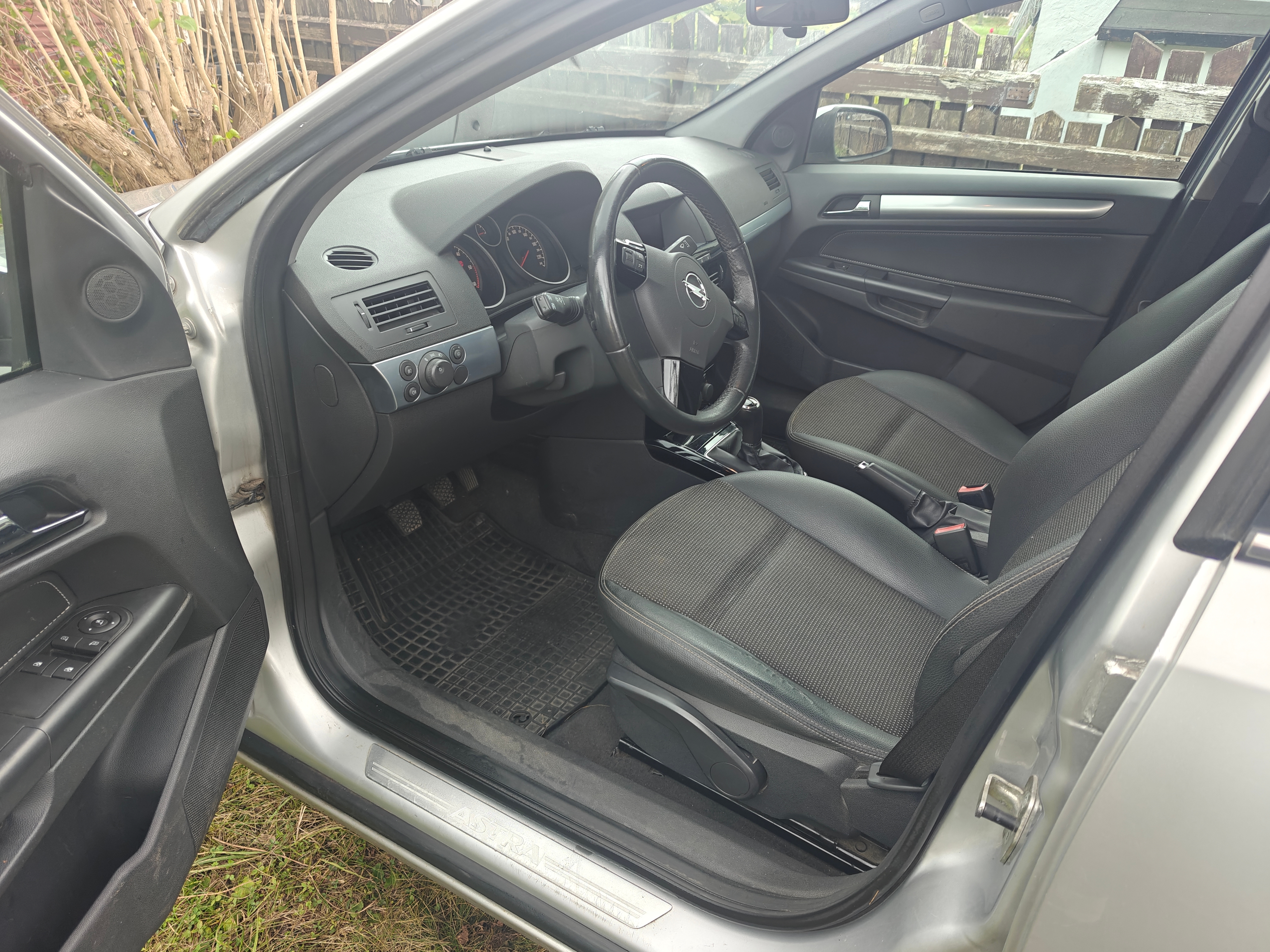 Opel Astra 1.7 CDTI ECOTEC Manuell 2009, photo 7/9