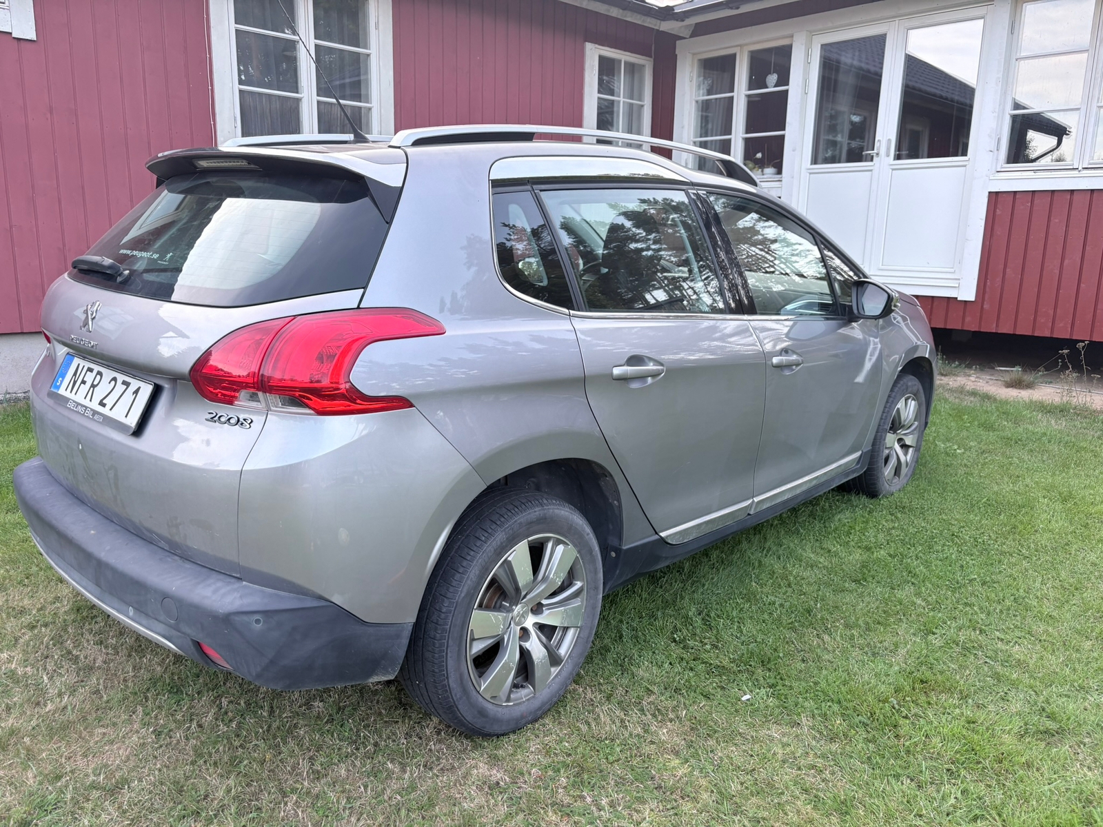 Peugeot 2008 1.2 e-THP EGS 2016, bild 2/9