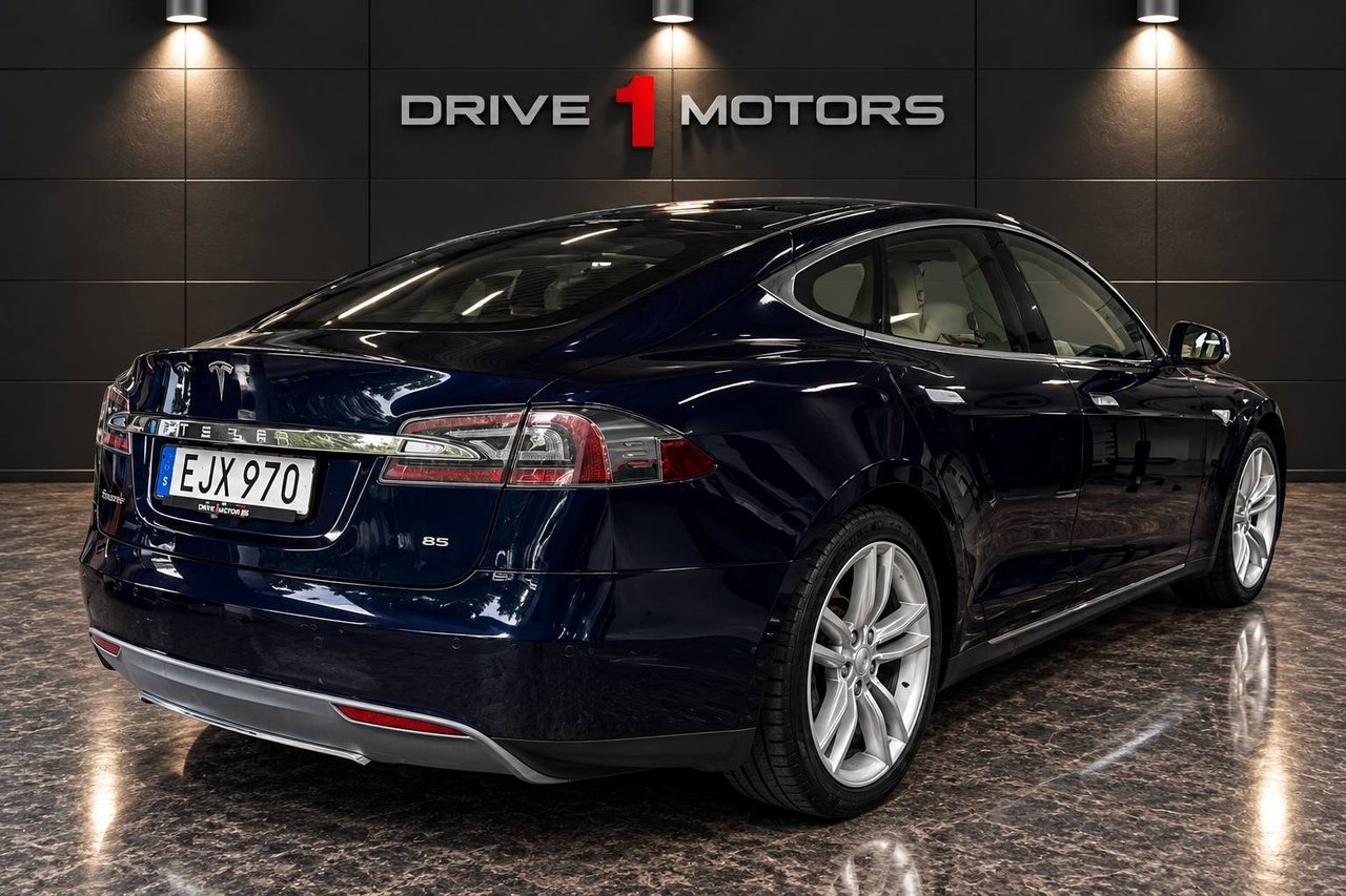 Tesla Model S 2014, kuva 5/10