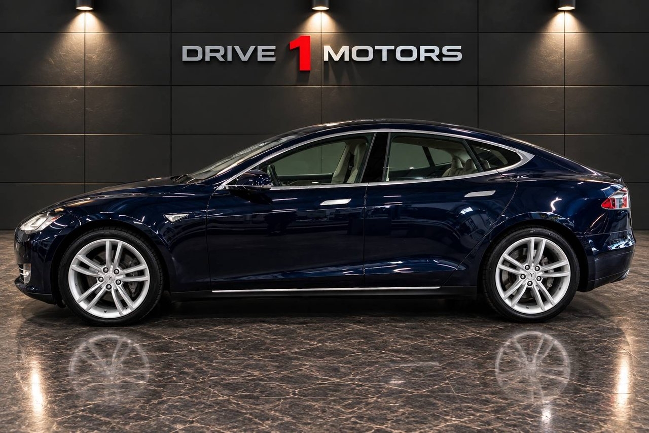 Tesla Model S 2014, kuva 4/10