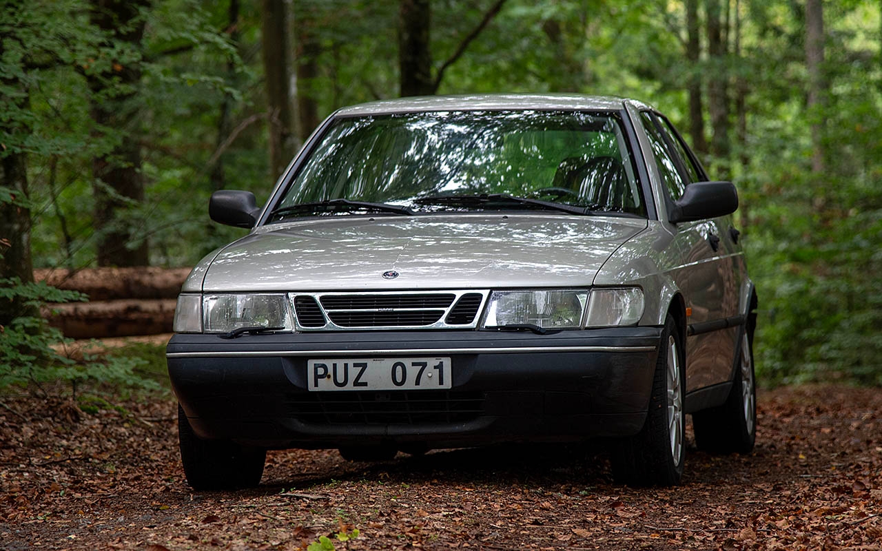 Saab 900
