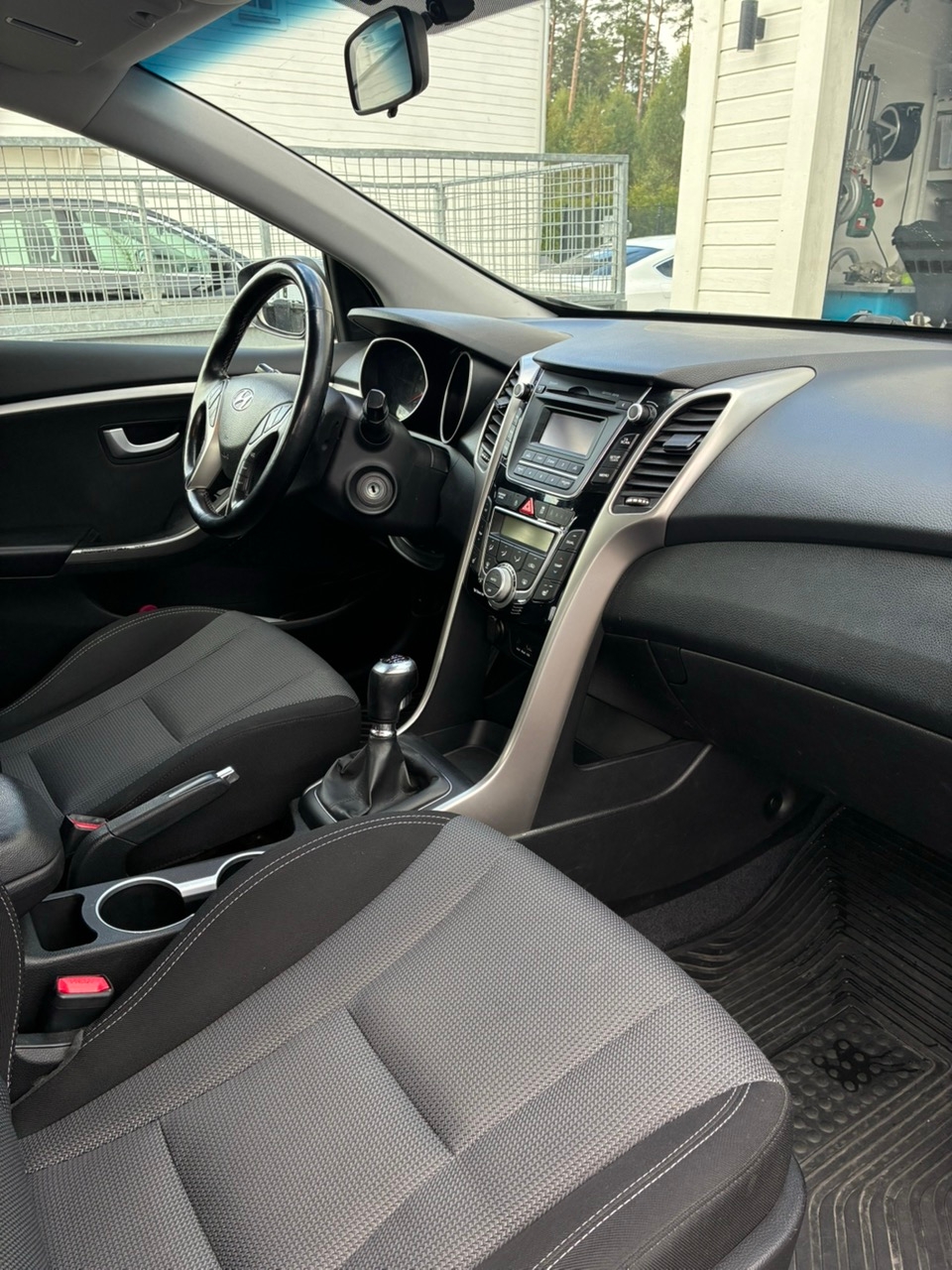 Hyundai i30 5-dörrar 1.6 GDI Manuell 2014, bild 4/7