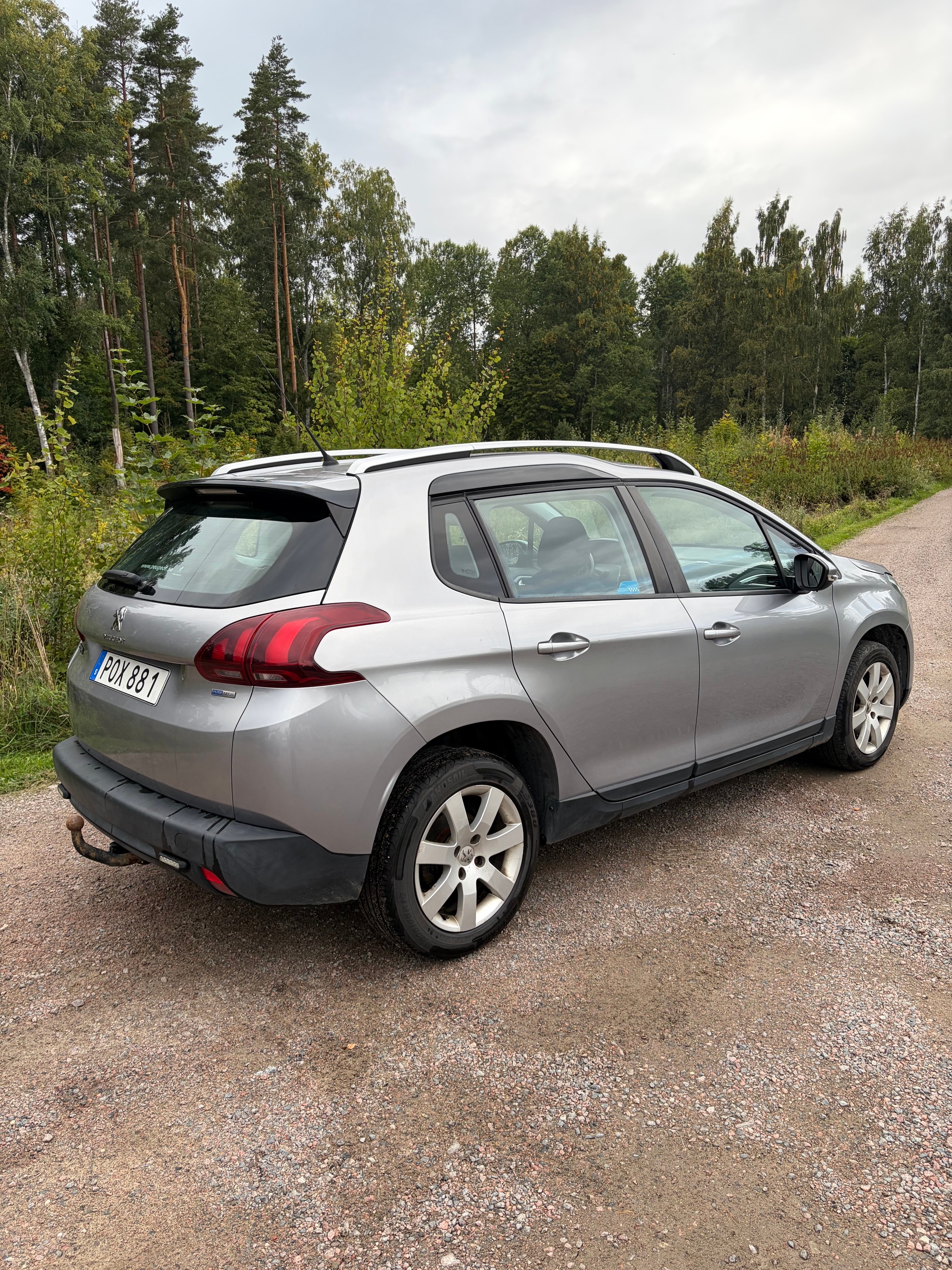 Peugeot 2008 1.2 PureTech 110 EAT 2017, bild 3/6