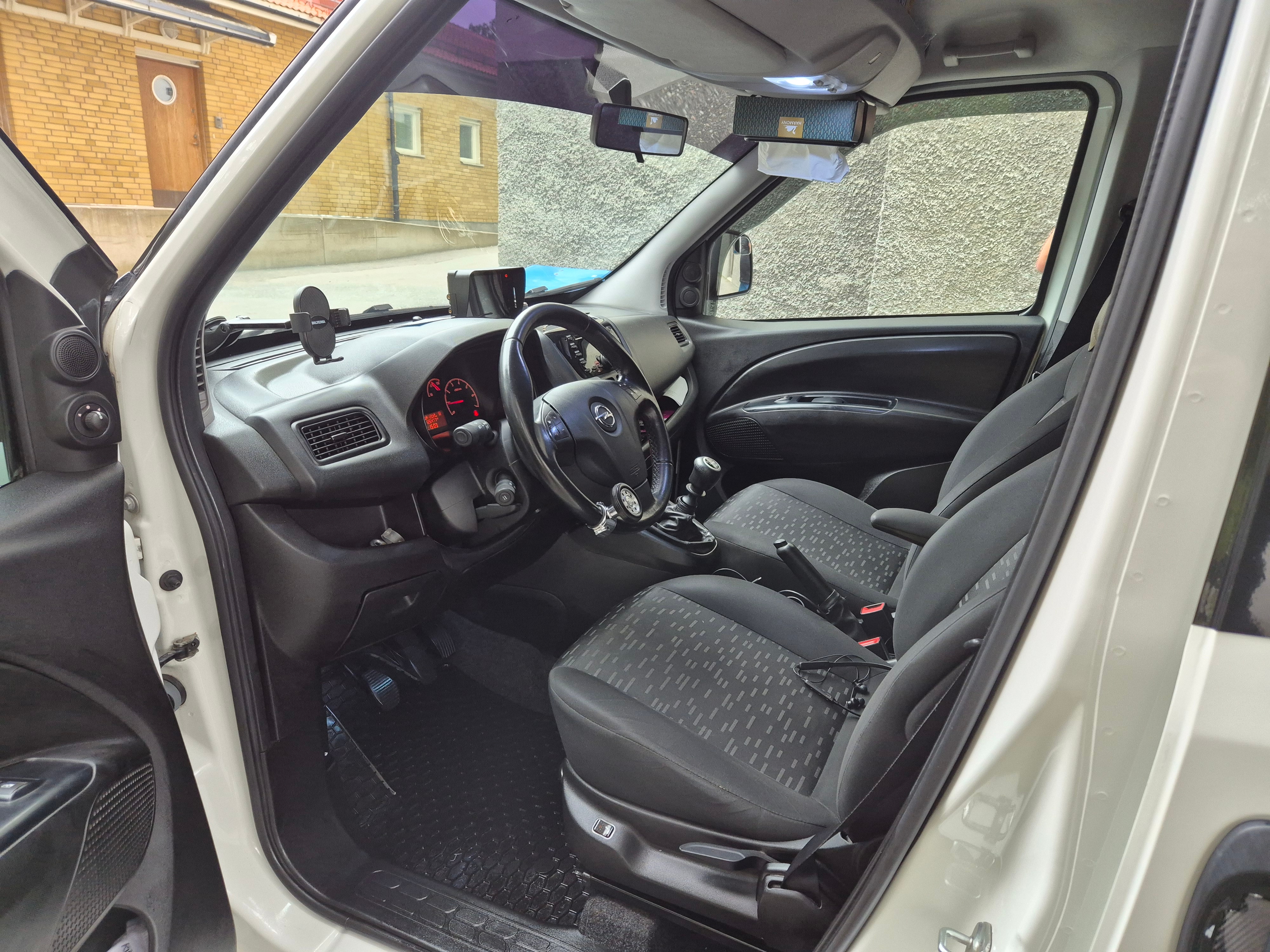 Opel Combo 1.6 CDTI Manuell 2017, photo 5/10