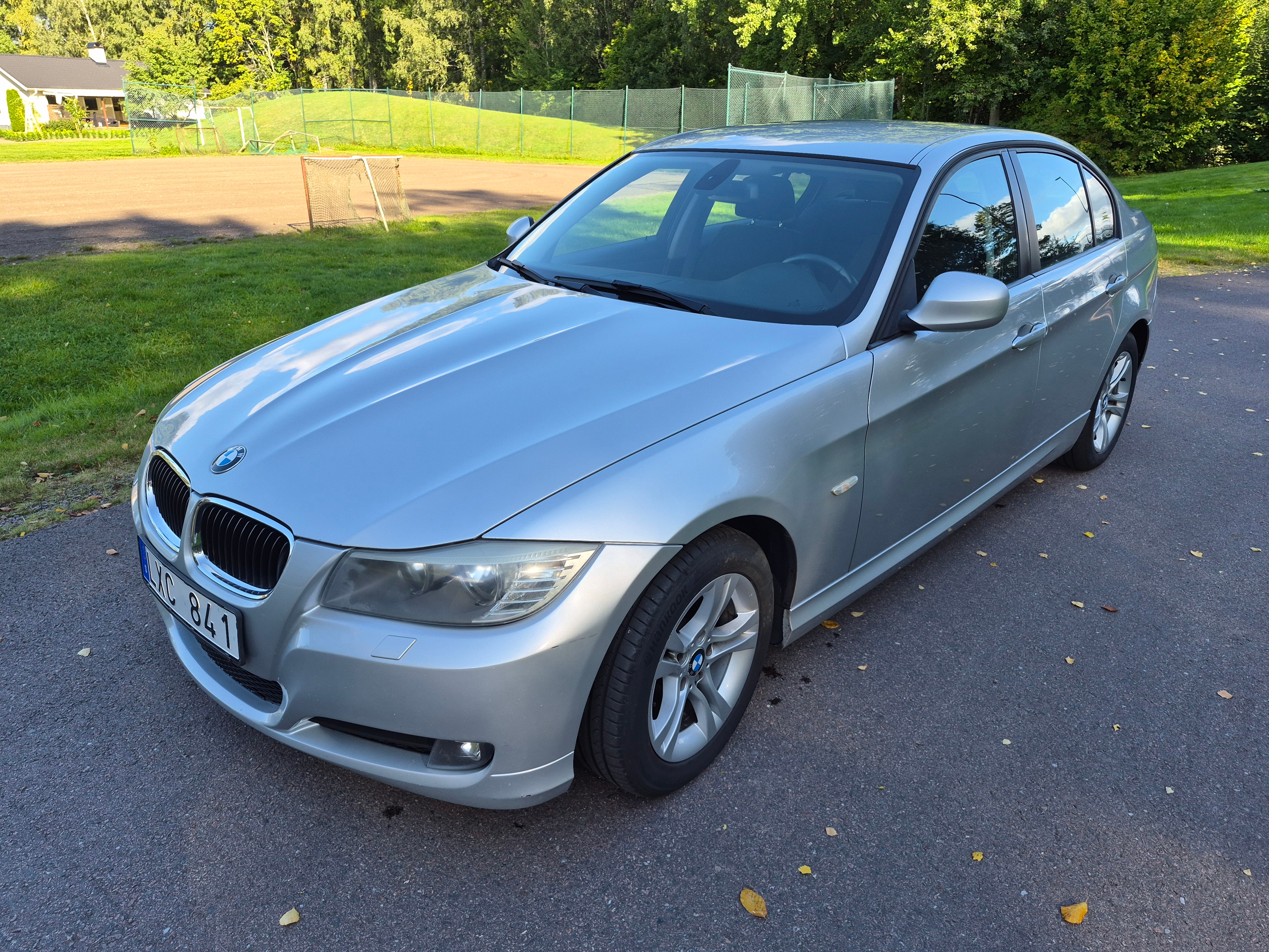 BMW 318 d Sedan Manuell 2012, bild 2/10