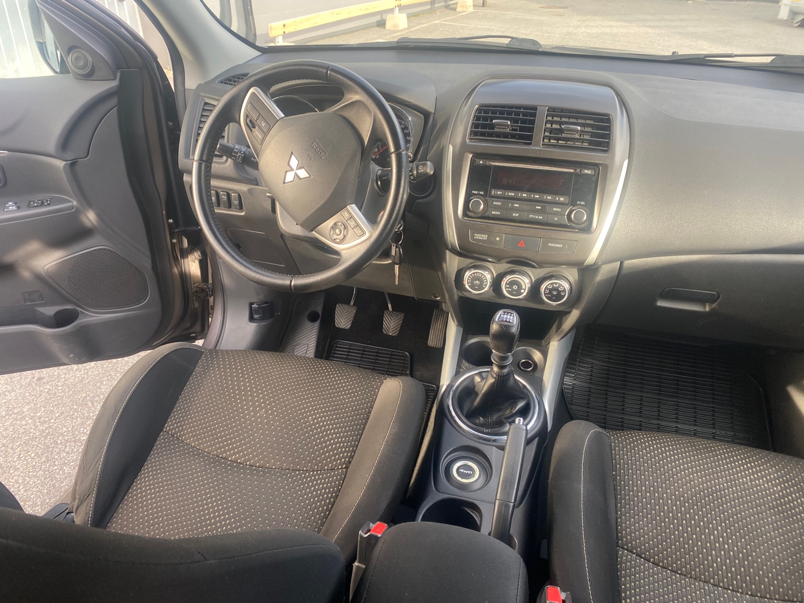 Mitsubishi ASX 1.8 Di-D AWD Manuell 2013, bild 6/10