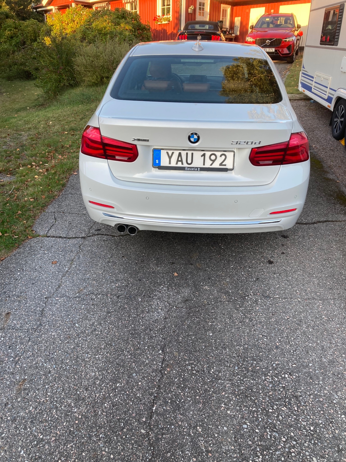 BMW 320 d xDrive Sedan Steptronic 2016, bild 2/6