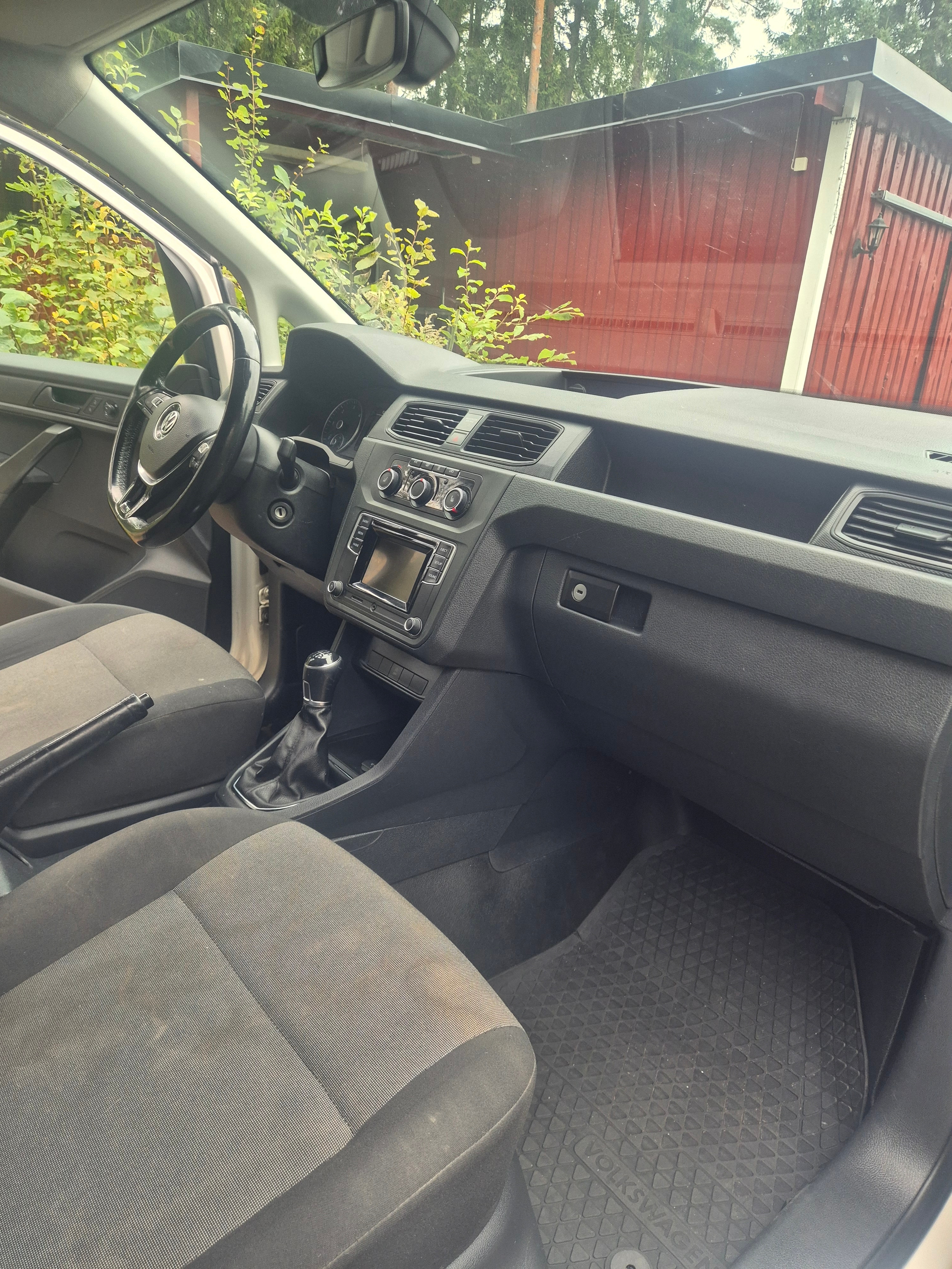 Volkswagen Caddy Van 2.0 TDI BMT Manuell 2017, bild 4/6