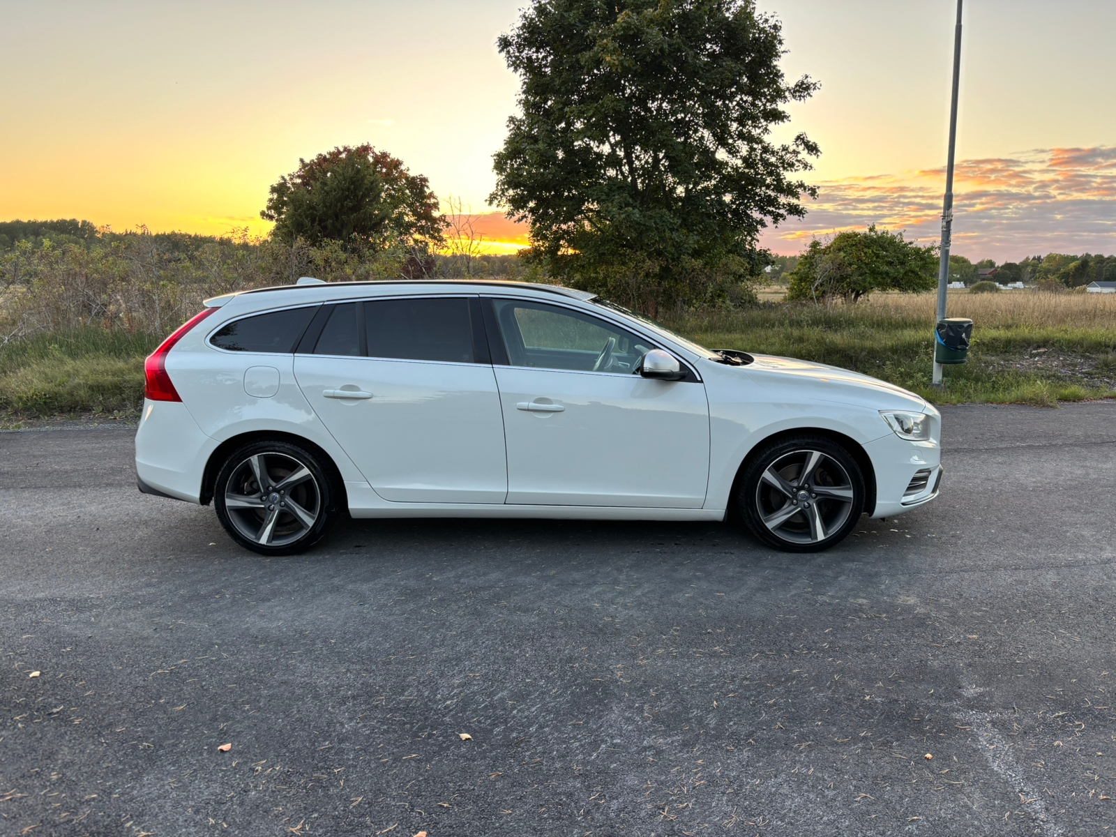 Volvo V60 D4 AWD Geartronic 2014, bild 2/5