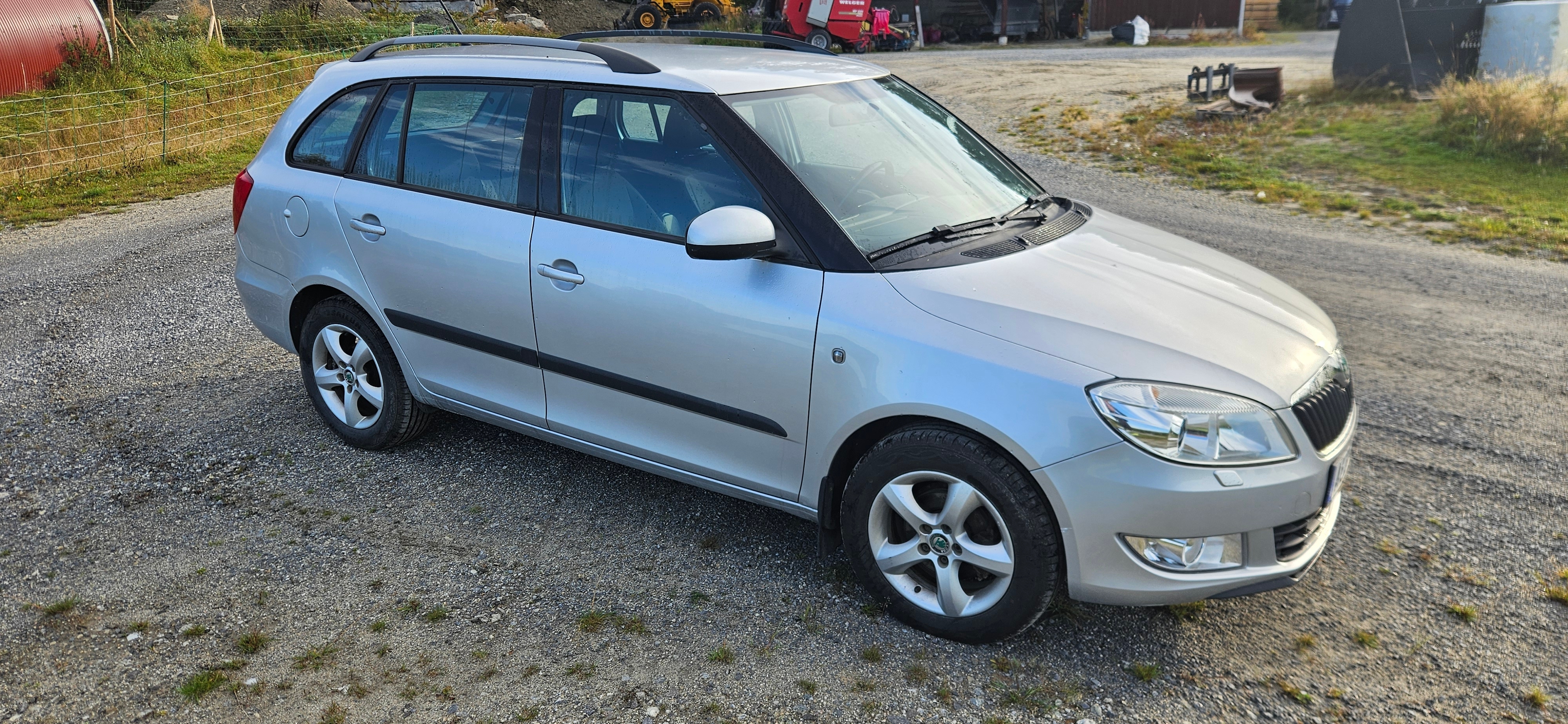 Skoda Fabia Kombi 1.2 TSI Manuell 2013, bild 5/7