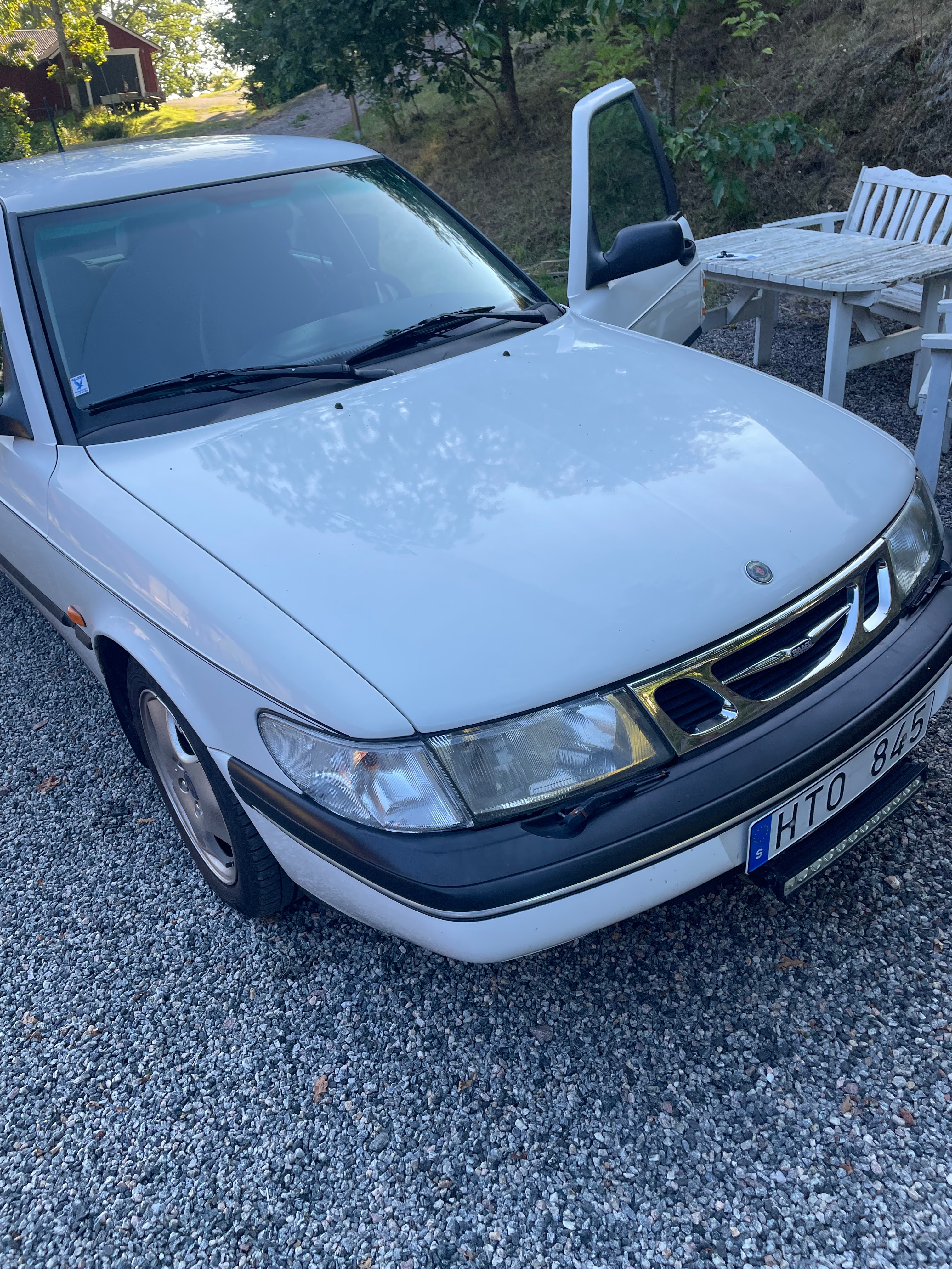 Saab 900 5-dörrar 2.3 Manuell 1997, bild 2/6