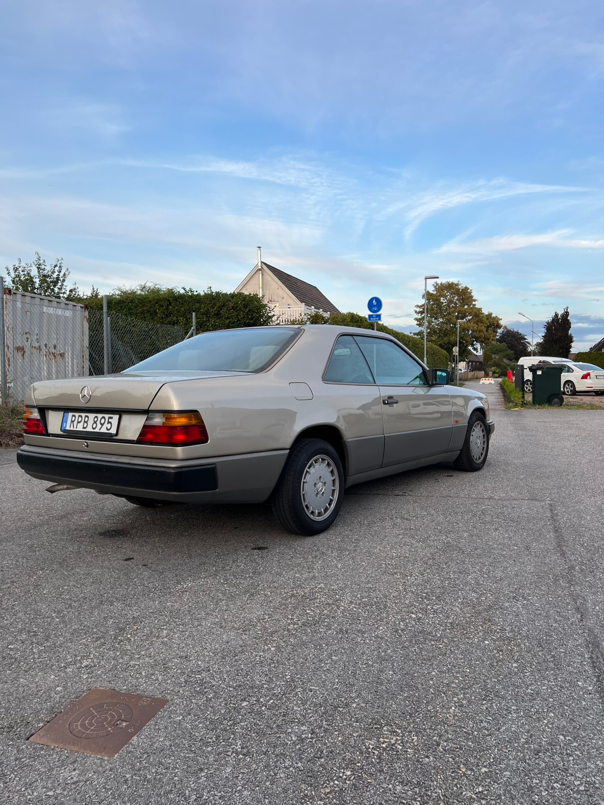 Mercedes-Benz 300 CE Coupé Automatisk 1988, bild 2/7