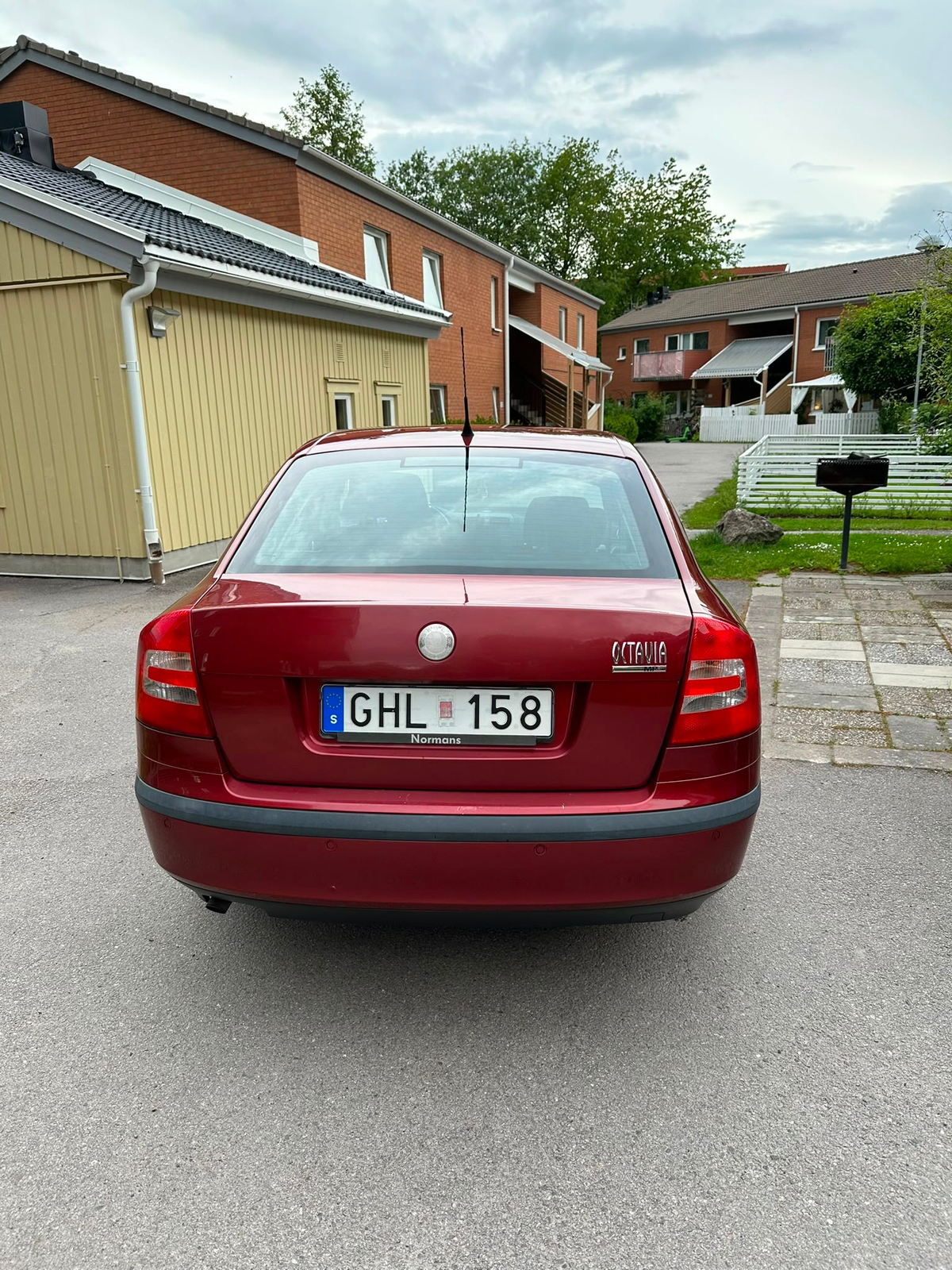 Skoda Octavia 1.6 MPI Manuell 2008, bild 2/5