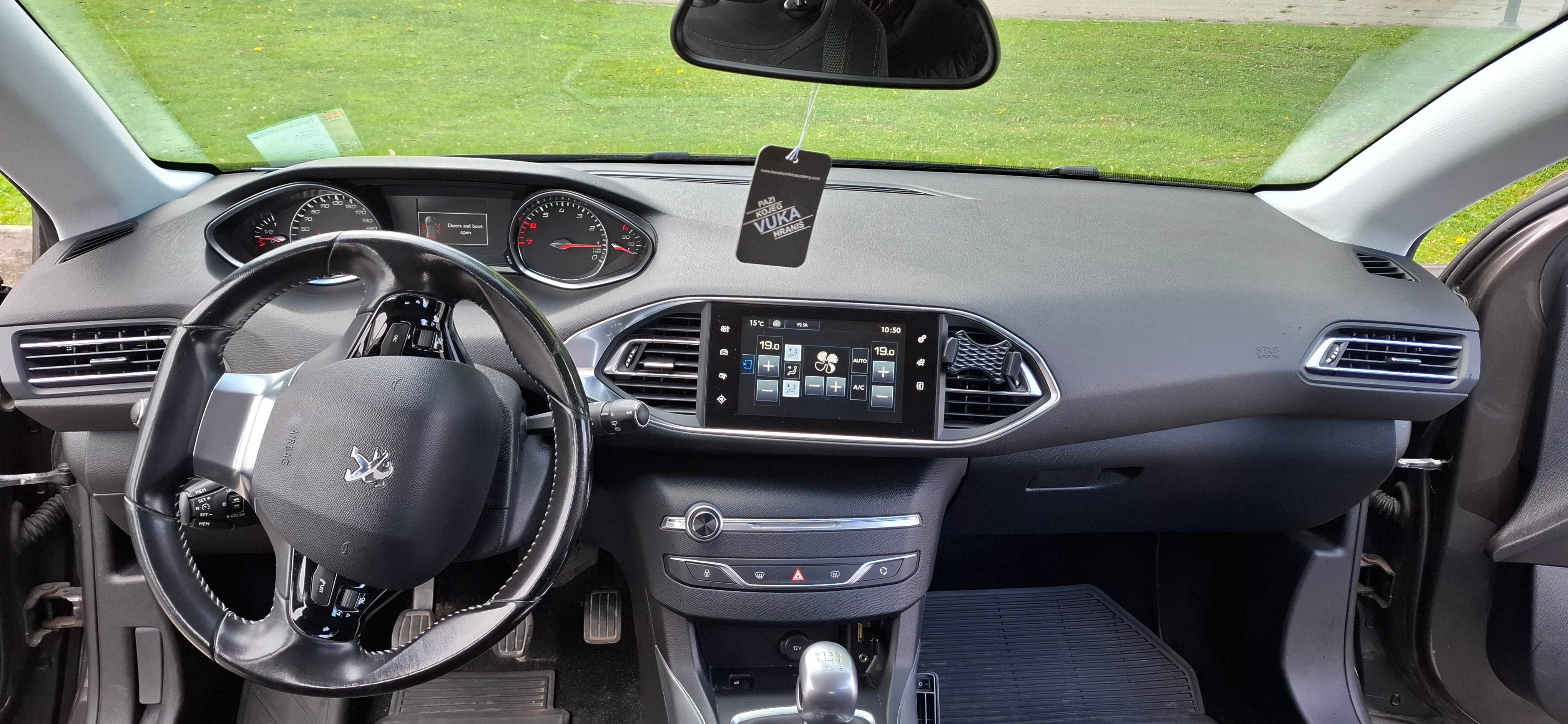 Peugeot 308 SW 1.2 PureTech 130 Manuell 2015, bild 3/10