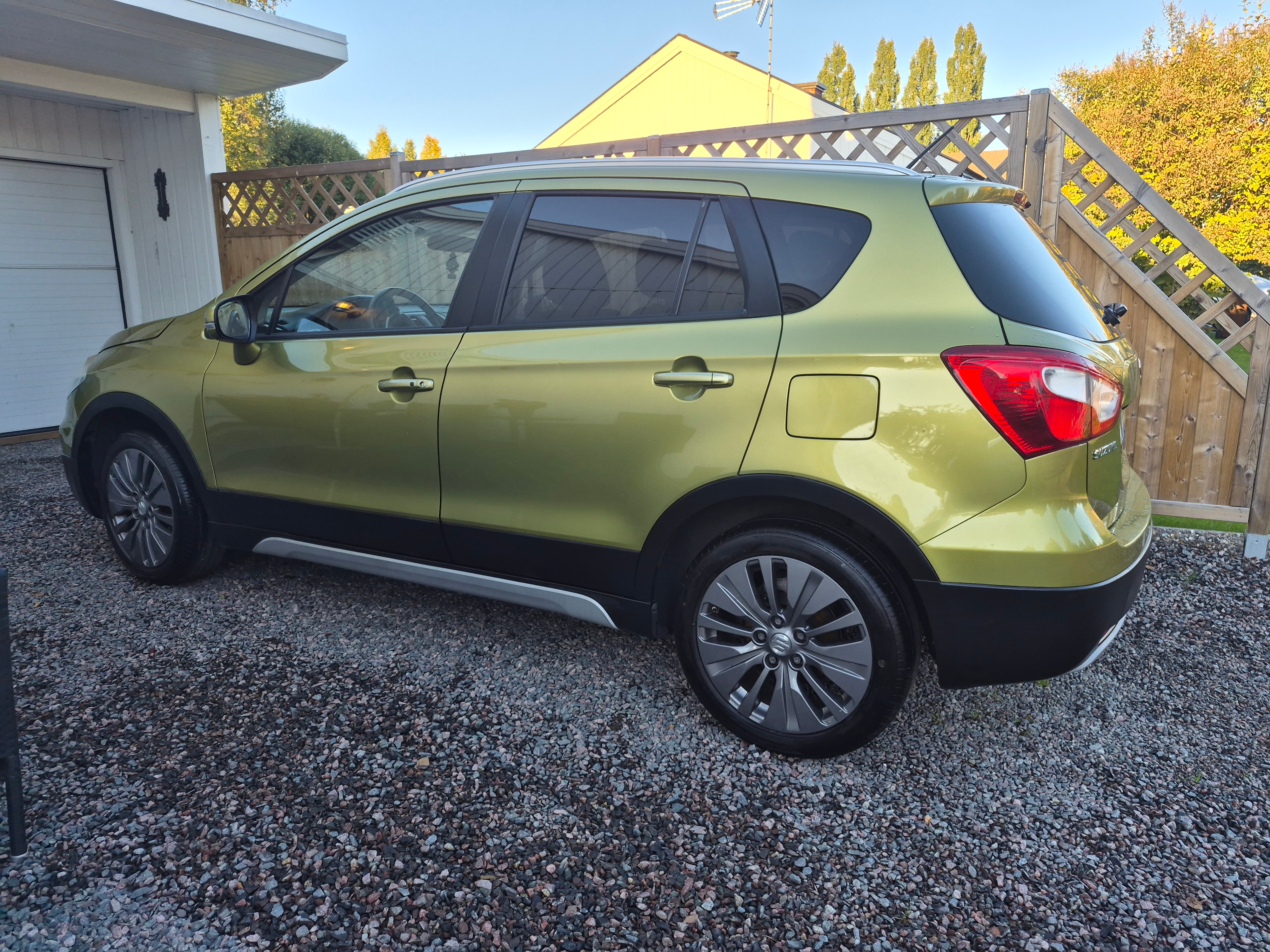 Suzuki SX4 S-Cross 2014, bild 2/7