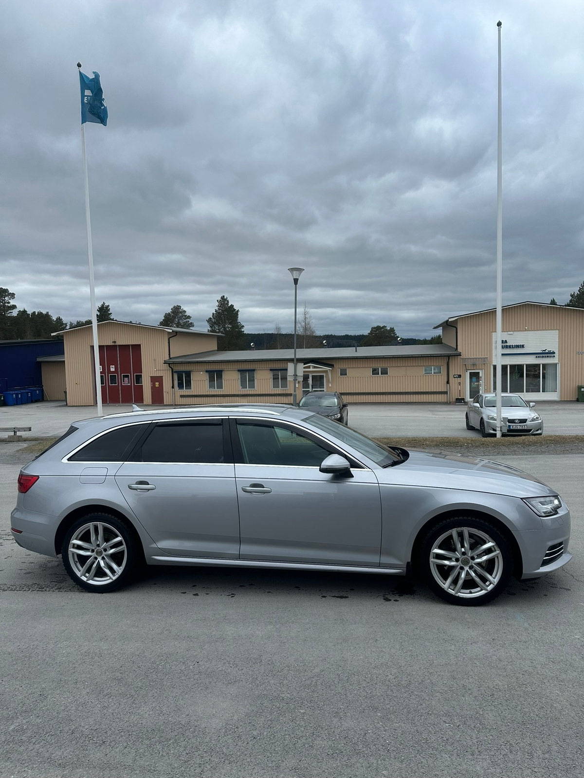 Audi A4 Avant 2.0 TDI Manuell 2017, photo 2/5