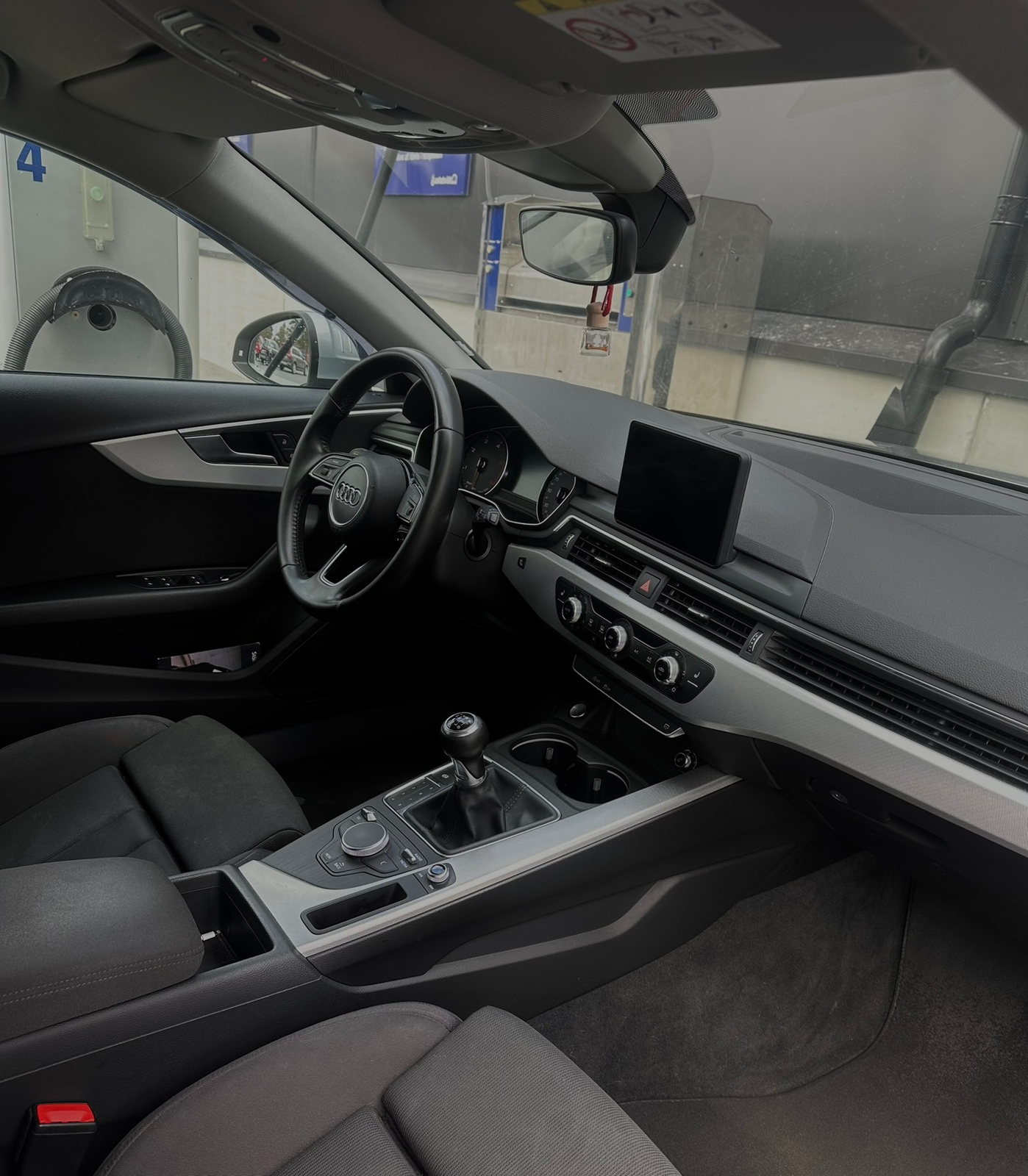 Audi A4 Avant 2.0 TDI Manuell 2017, photo 5/5