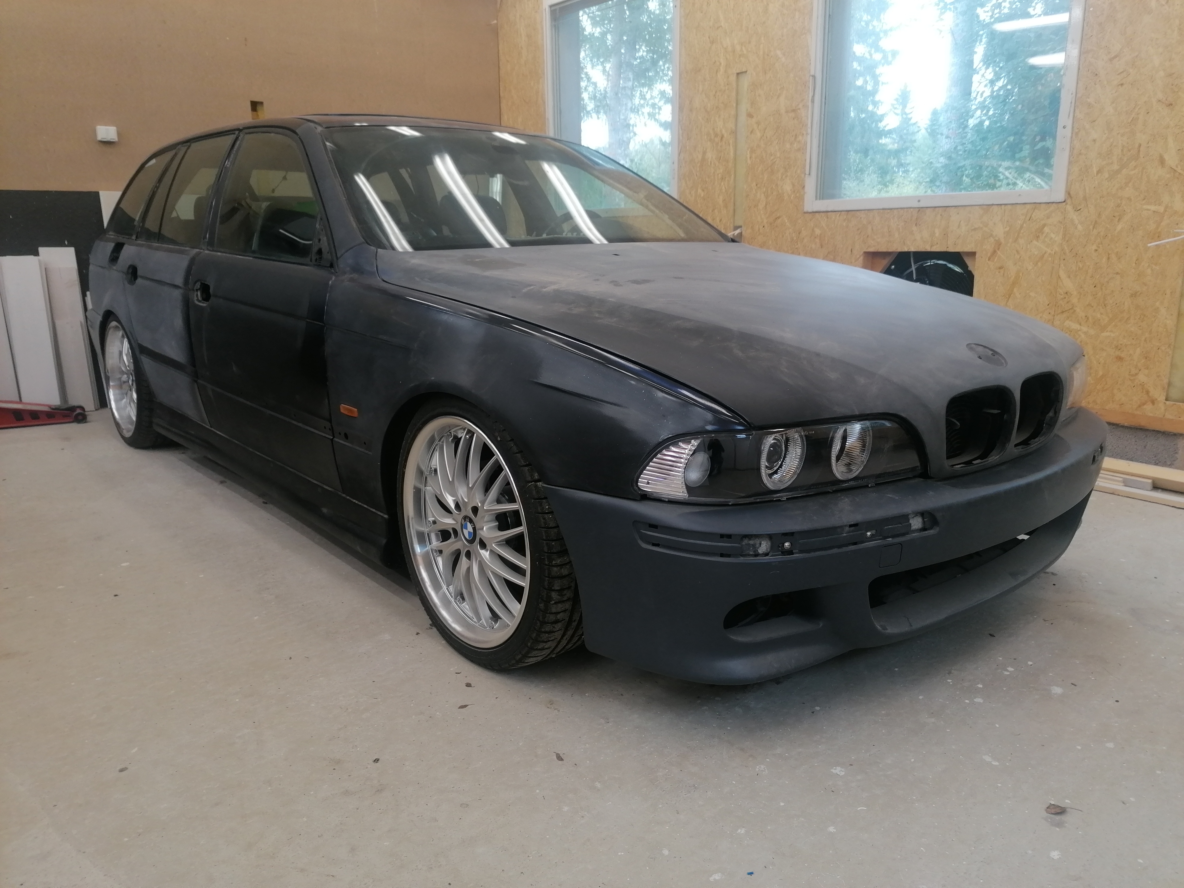 BMW 528