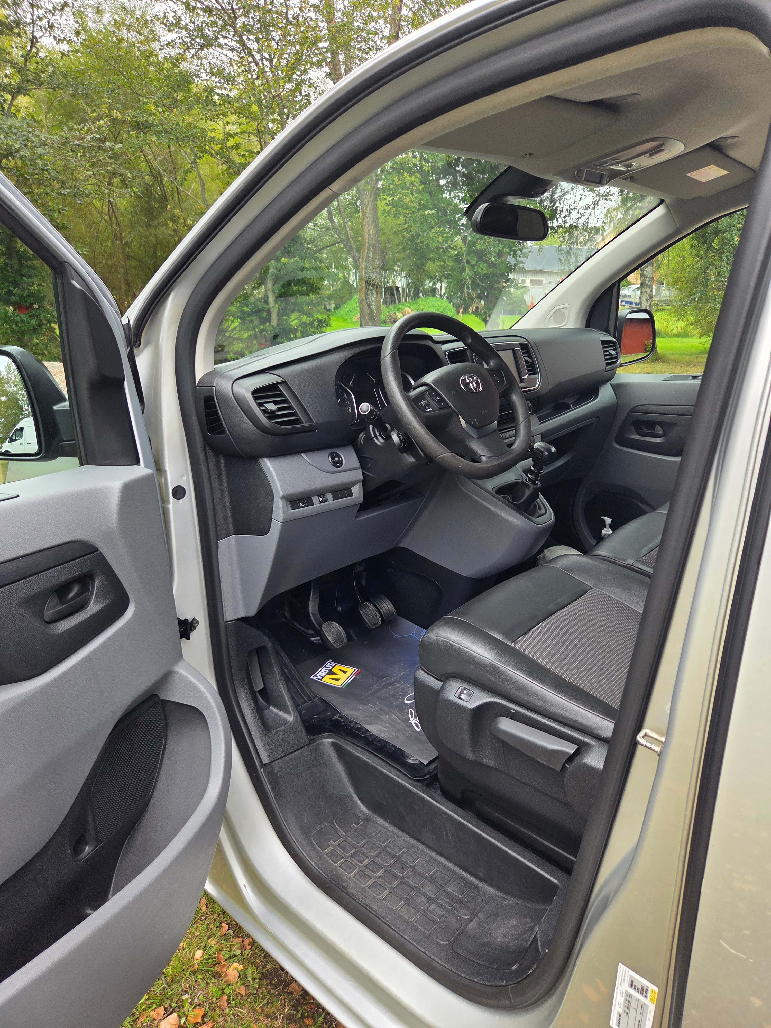 Toyota Proace 2.0 D-4D Manuell 2018, bild 6/10