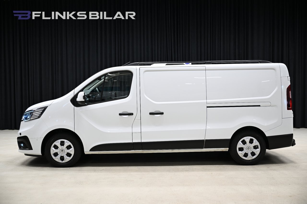 Renault Trafic dCi 150HK L2 Automat 2023, bild 2/10