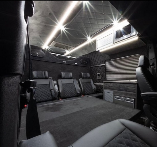 Volkswagen Crafter 35 2.0 TDI Automatisk 2021, bild 4/8