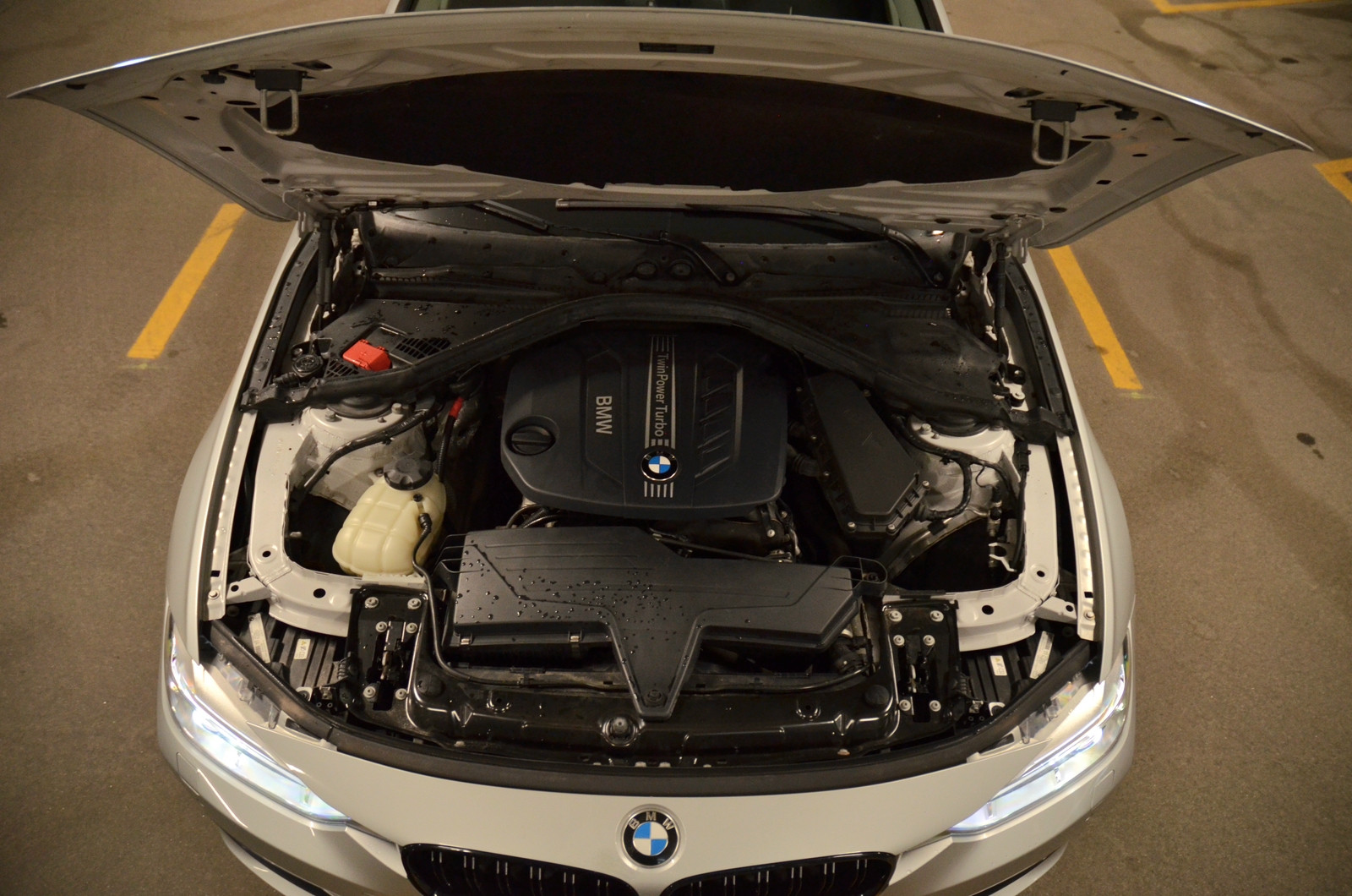 BMW 320 d xDrive Touring Steptronic 2013, photo 6/9