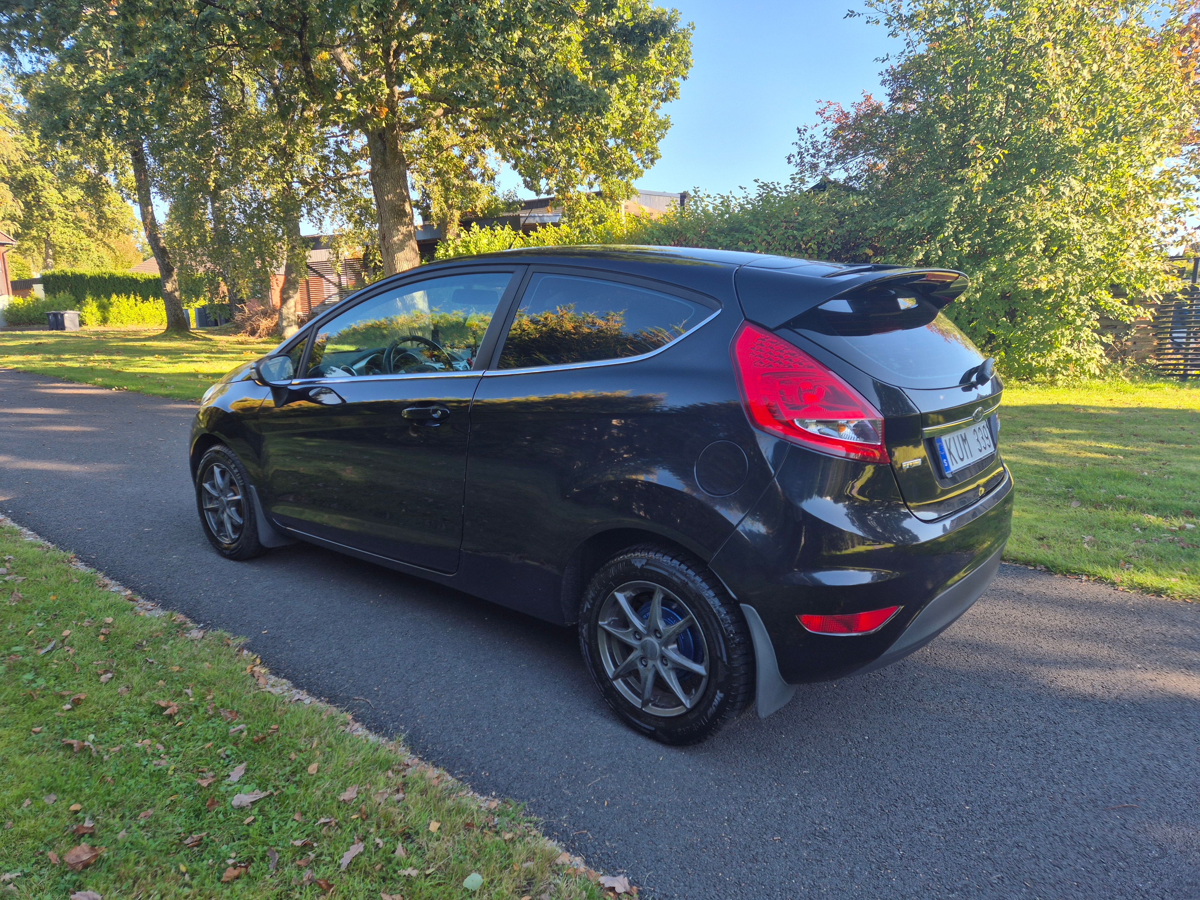 Ford Fiesta 3-dörrar 1.6 TDCi Manuell 2010, bild 2/7