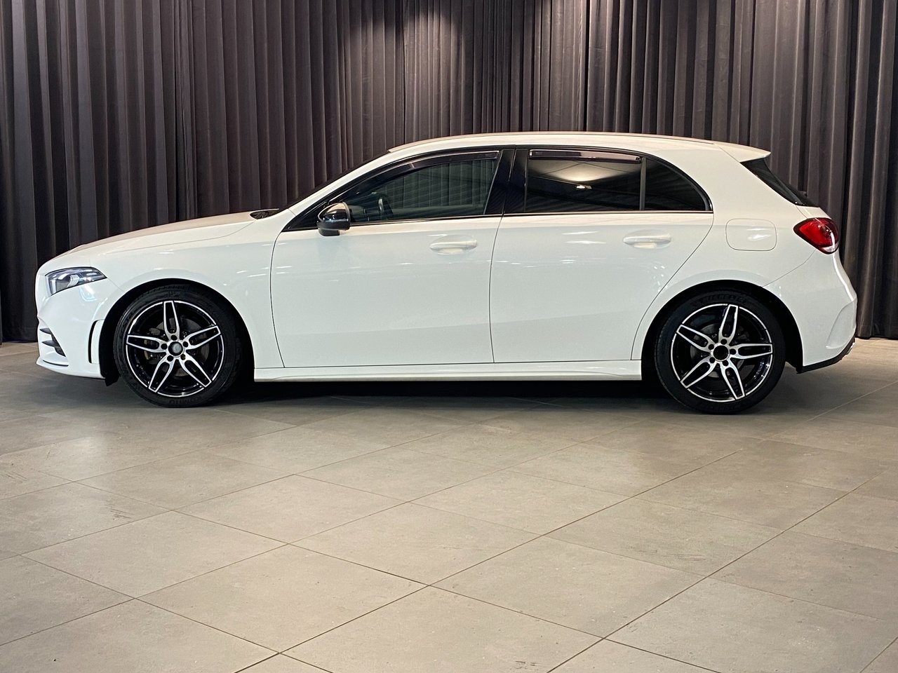 Mercedes-Benz A 180 7G-DCT AMG Line 2021, kuva 3/10