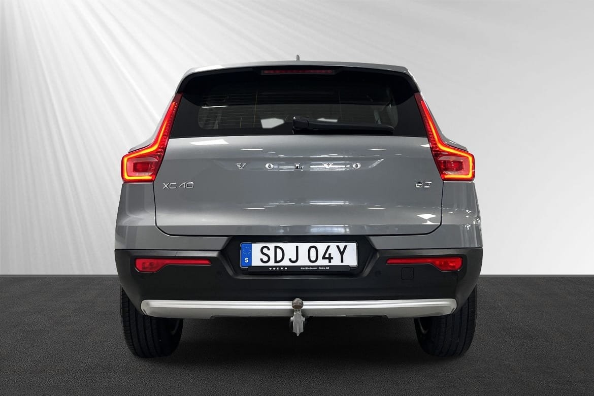 Volvo XC40 B3 FWD Bensin Essential 2024, bild 2/8