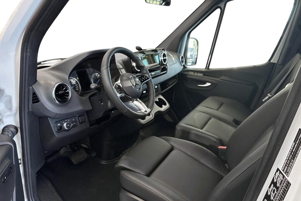 Mercedes-Benz Sprinter 2027, photo 6/7