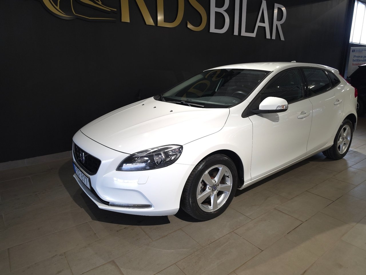 Volvo V40 T2 Nordic Euro 6 122hk 5dr 2016, bild 2/10