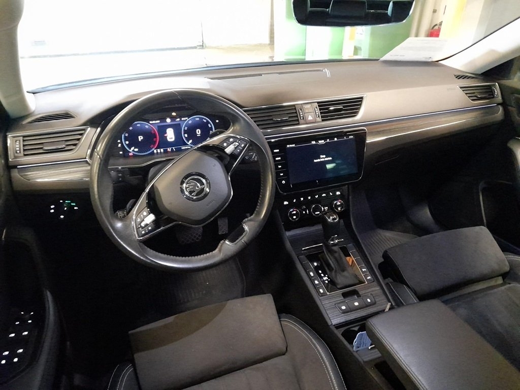 Skoda Superb COM STYLE TDi200hk 4x4 2022, bild 5/7
