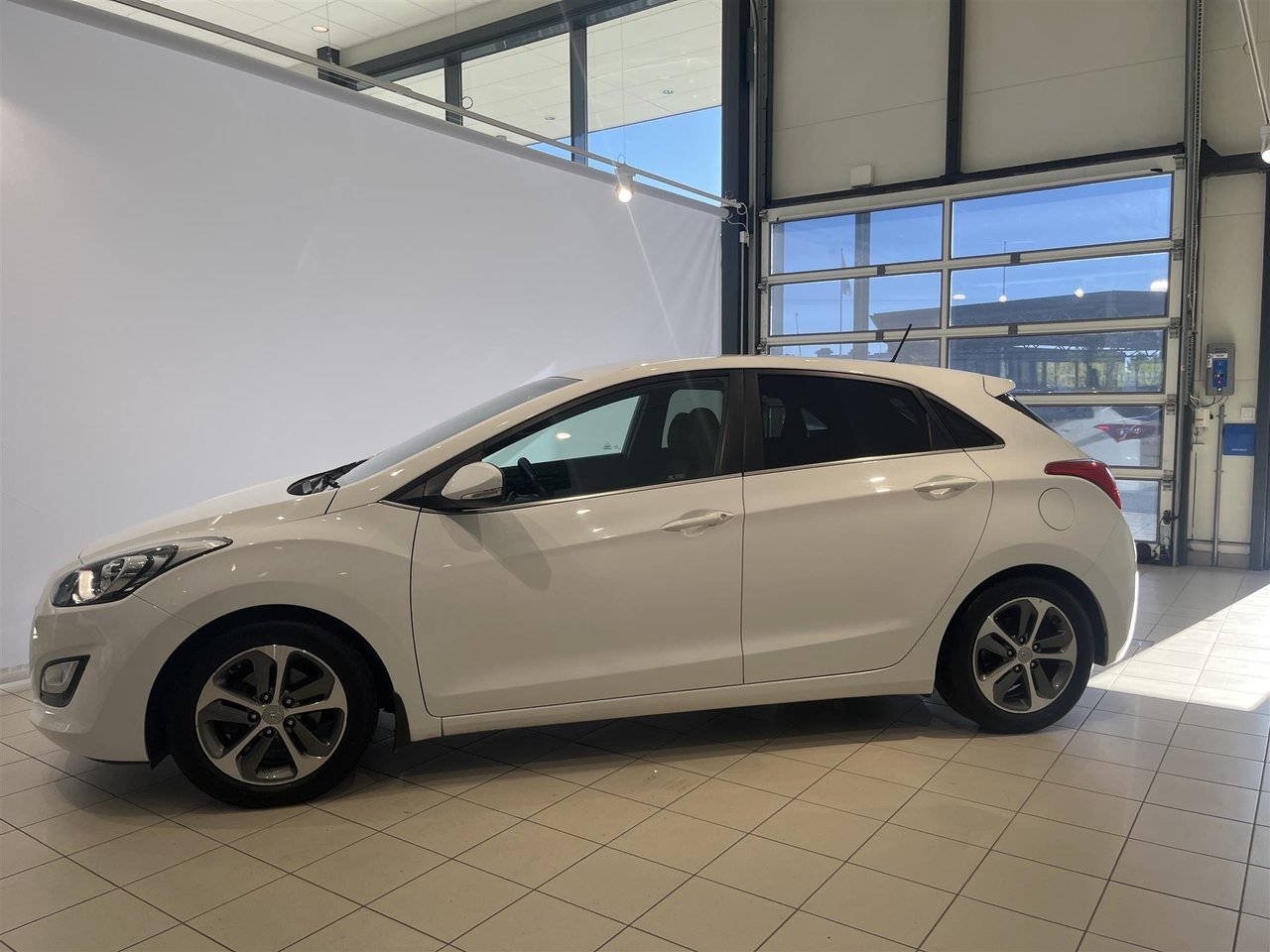 Hyundai i30 i 30 1.6 GDi 135hk Go Plus 2017, bild 2/12
