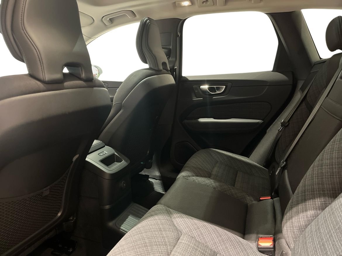 Volvo XC60 T6 Core Edition 2025, bild 6/14