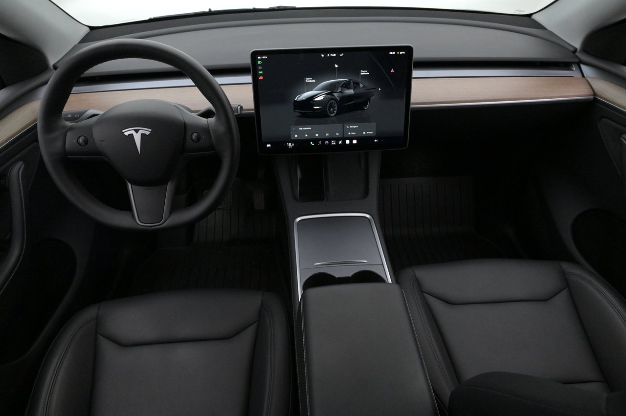 Tesla Model Y Long Range AWD Uppg 2023, photo 6/10