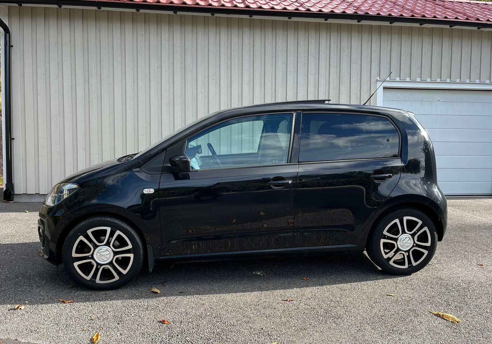 Volkswagen UP! 5-dörrar 1.0 MPI Manuell 2013, bild 2/7