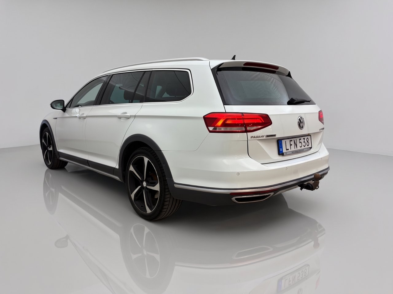 Volkswagen Passat 2016, photo 3/5