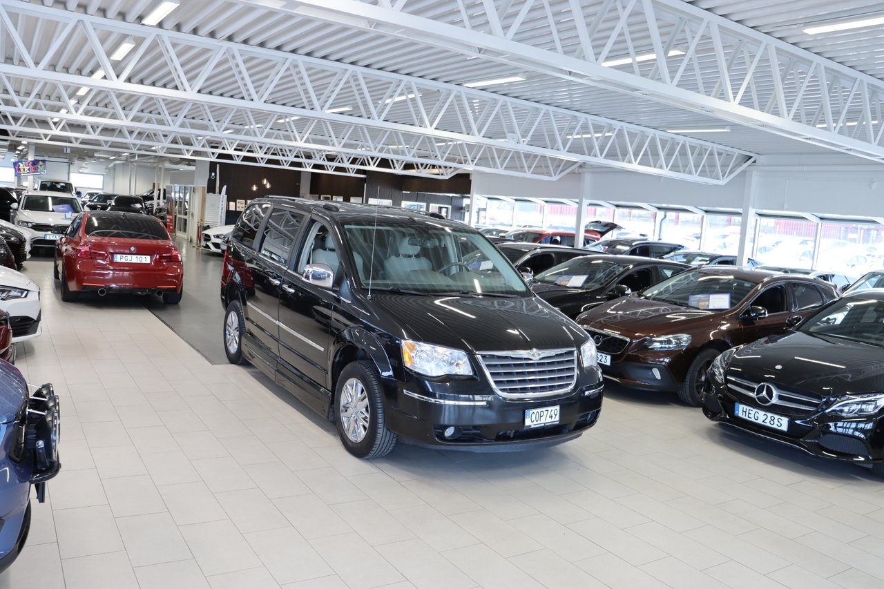 Chrysler Town & Country 2010, bild 3/10