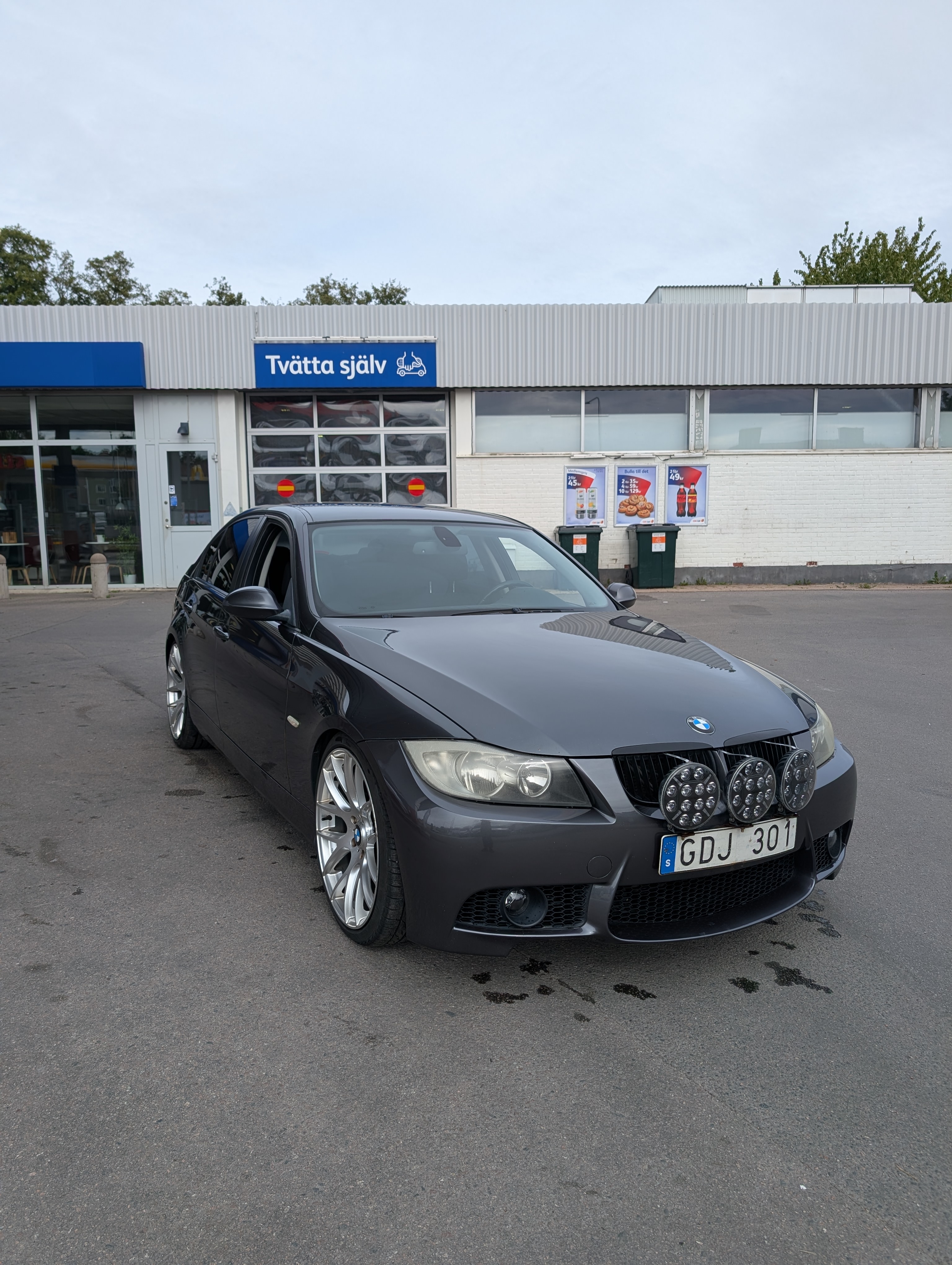 BMW 320