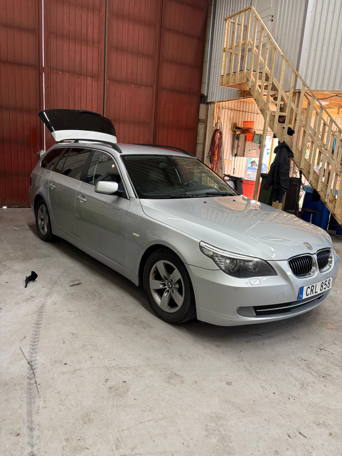 BMW 523