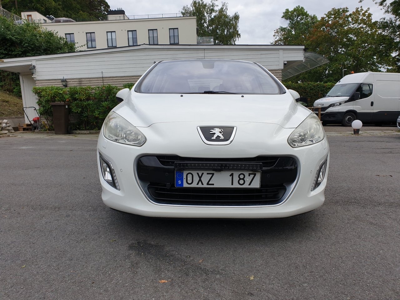 Peugeot 308 5-dörrar 1.6 e-HDi Auto 2011, bild 2/10