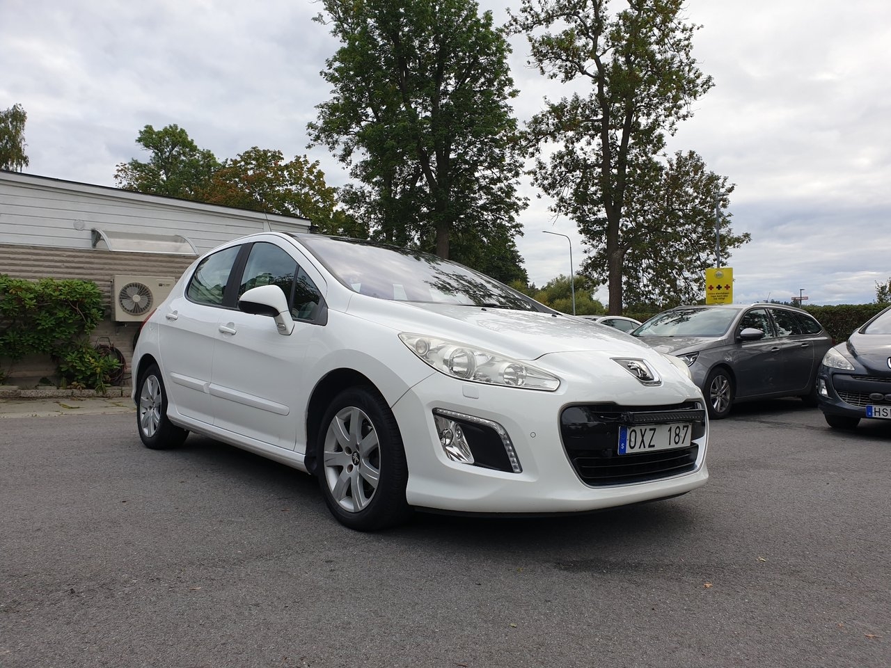 Peugeot 308 5-dörrar 1.6 e-HDi Auto 2011, bild 3/10