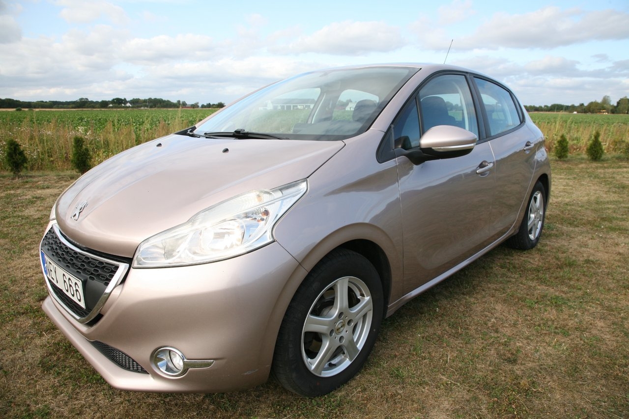 Peugeot 208